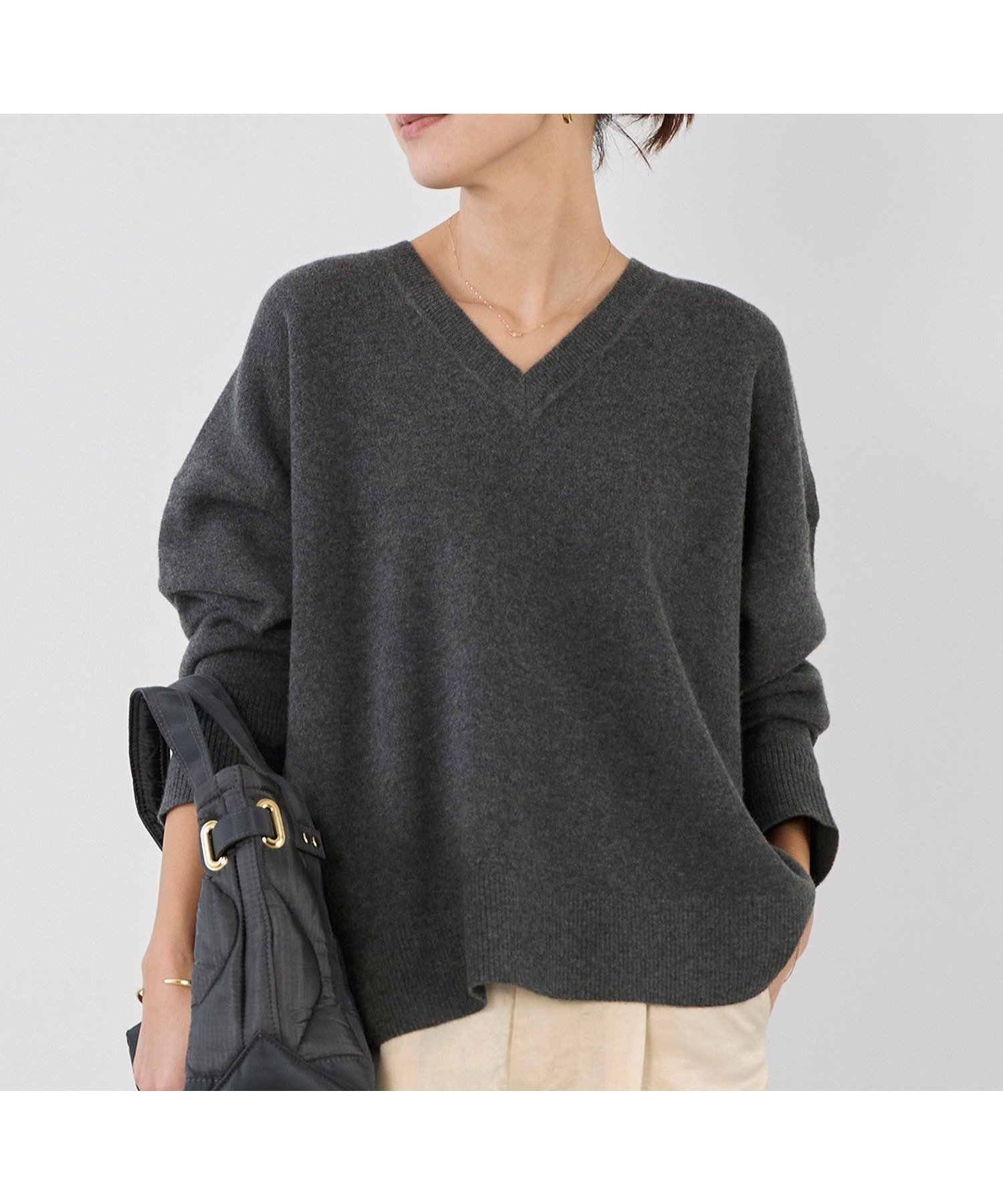 【マイカ ディール/MICA & DEAL】のVネックニットプルオーバー インテリア・キッズ・メンズ・レディースファッション・服の通販 founy(ファニー) ファッション Fashion レディースファッション Fashion for Women トップス・カットソー Cut & Sew Tops ニット Knit Tops & Sweaters カジュアルプルオーバー・ニットトップス Pullovers & Knit Tops / Casual Pullovers Vネックトップス V-Neck Tops / V-Cut Neckline Shirts インナー Innerwear カットソー Cut and Sewn Top シンプル Simple, Minimal プリント Print, Printed Pattern おすすめ Recommended / Our Picks CHARCOAL|ID: prp329100004843946 ipo3291000000035308213