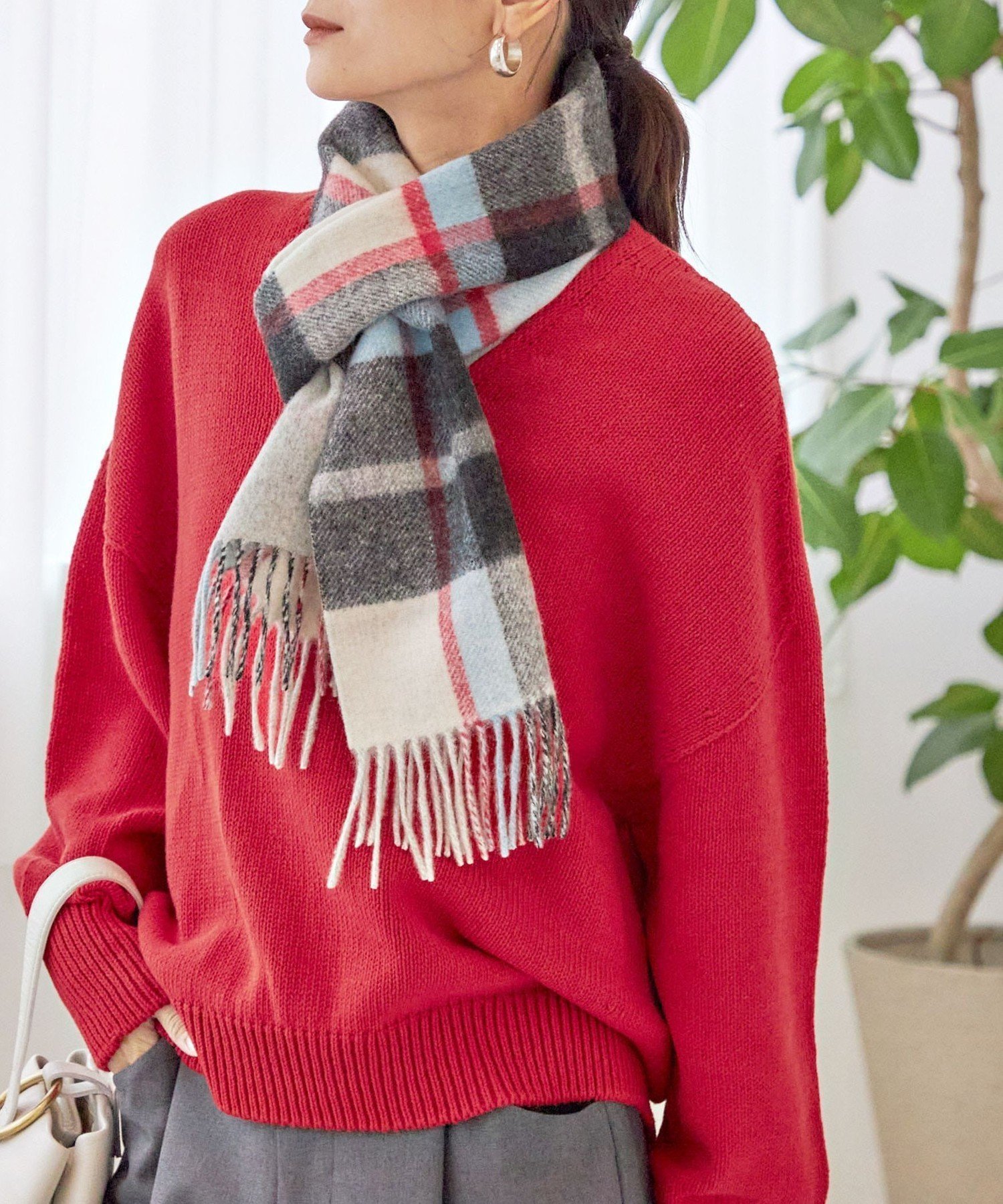 【シップス フォー ウィメン/SHIPS】のカシミヤ リバーシブル マフラー インテリア・キッズ・メンズ・レディースファッション・服の通販 founy(ファニー) 　ファッション　Fashion　レディースファッション　Fashion for Women　マフラー・スヌード / 冬小物の定番　Scarves & Mufflers　2025年　2025　2025-2026秋冬・A/W　Autumn/Winter 2025–26 AW25–26　マフラー　Scarf, Muffler　リバーシブル　Reversible, Two-Sided　ダークグレー|ID: prp329100004844233 ipo3291000000035311628