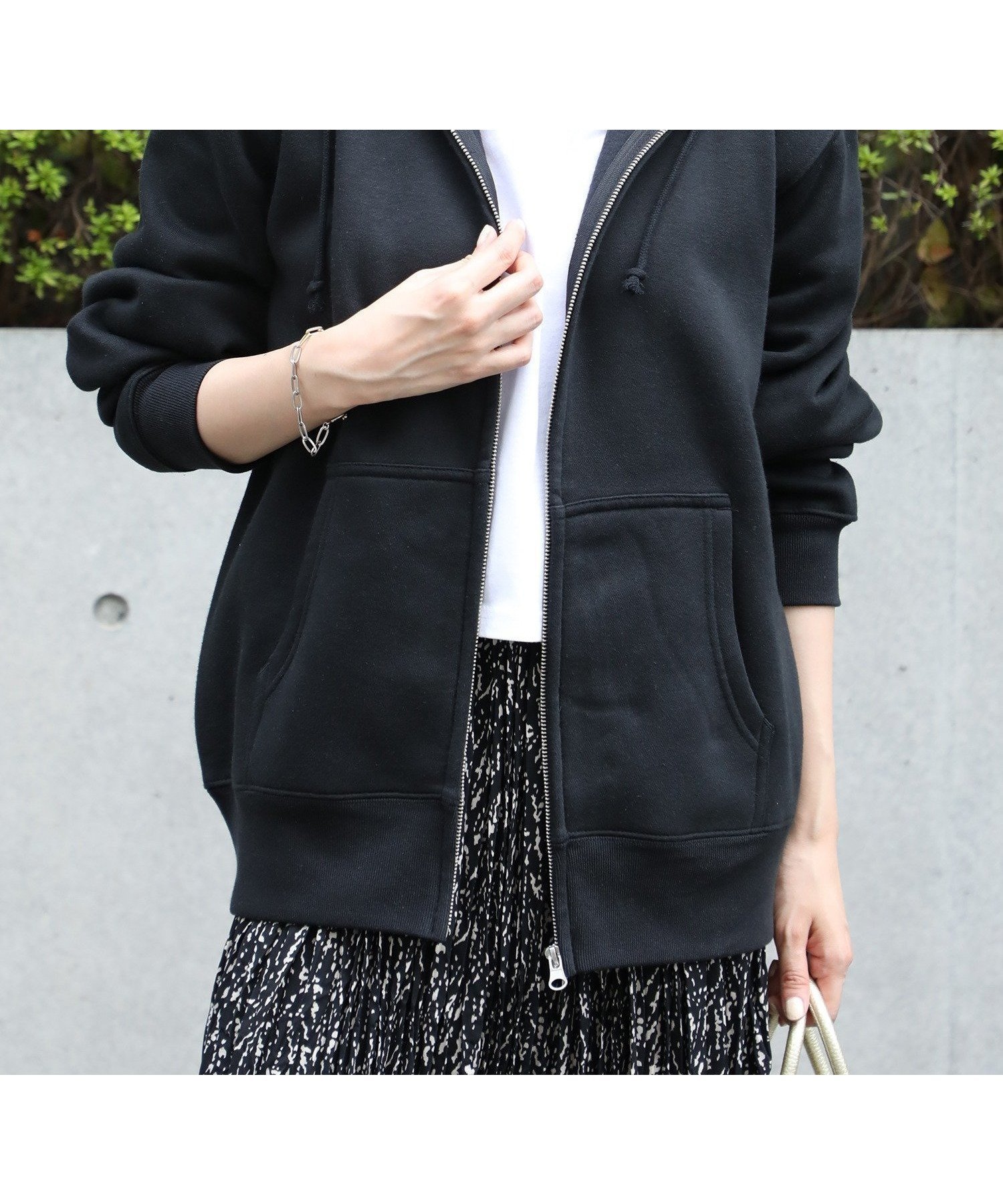 【セットアップセブン/SETUP7】のUnited Athle/10.0オンス T/C スウェット フルジップ パーカー(裏起毛) 5620 インテリア・キッズ・メンズ・レディースファッション・服の通販 founy(ファニー) ファッション Fashion レディースファッション Fashion for Women トップス・カットソー Cut & Sew Tops レディースパーカー・カジュアルフーディー Casual Hoodies & Sweatshirts スウェット・クルーネックトップス Sweatshirts & Crewnecks / Relaxed Fit Sweat Tops アクセサリー Fashion Accessories カーゴパンツ Cargo Pants, Utility Pants シンプル Simple, Minimal スウェット / スエット Sweatshirt, Sweatwear デニム Denim, Jeans Material 定番 Standard, Basic Item ハーフ Half, Half-Length パーカー Hoodie, Parka プリント Print, Printed Pattern ボトム Bottoms, Lower Wear 再入荷 Restock / Back in Stock おすすめ Recommended / Our Picks スマホショルダーバッグ Smartphone Shoulder Bag BLK|ID: prp329100004844982 ipo3291000000035328774