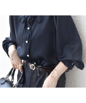 【シップス フォー ウィメン/SHIPS】のSHIPS any 洗濯機可能 サテン フリル カラー リボン シャツ ブラウス 人気、トレンドファッション・服の通販 founy(ファニー) ファッション Fashion レディースファッション Fashion for Women トップス・カットソー Cut & Sew Tops シャツ・ブラウス・オフィスカジュアル Elegant Blouses & Button-Ups 洗える Machine Washable ギャザー Gathered, Ruffled サテン Satin, Glossy Fabric ジャケット Jacket, Outerwear スラックス Slacks, Dress Pants タイトスカート Pencil Skirt, Tight Skirt 長袖 Long Sleeve, Full Sleeve フェミニン Feminine, Girly フリル Frill, Ruffle リボン Ribbon, Bow エレガント 上品 Elegant ビジネス 仕事 通勤 Business / Work / Commuting 2026年 2026 |ID:prp329100004845044