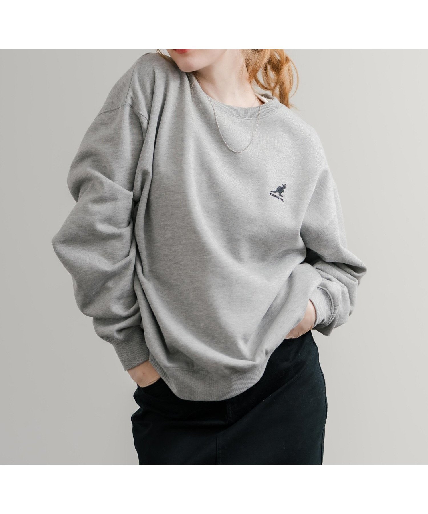 【ロッキーモンロー/Rocky Monroe】の【KANGOL】別注コラボ ロゴ刺繍スウェット インテリア・キッズ・メンズ・レディースファッション・服の通販 founy(ファニー) ファッション Fashion レディースファッション Fashion for Women トップス・カットソー Cut & Sew Tops レディースパーカー・カジュアルフーディー Casual Hoodies & Sweatshirts スウェット・クルーネックトップス Sweatshirts & Crewnecks / Relaxed Fit Sweat Tops コラボ Collaboration, Collab 切替 Switching, Contrast Panel 軽量 Lightweight, Ultra Light シンプル Simple, Minimal スウェット / スエット Sweatshirt, Sweatwear トレンド Trend, Trending Now 人気 Popular, Best Seller ハイネック High Neck, Mock Neck パイピング Piping, Trim Design 別注 Limited Edition, Custom Order 無地 Plain, Solid Color リラックス Relax, Relaxed Fit ワイド Wide, Wide Fit ワンポイント One Point, Statement Accent エレガント 上品 Elegant 2025年 2025 2025-2026秋冬・A/W Autumn/Winter 2025–26 AW25–26 杢.グレー|ID: prp329100004845105 ipo3291000000036069017