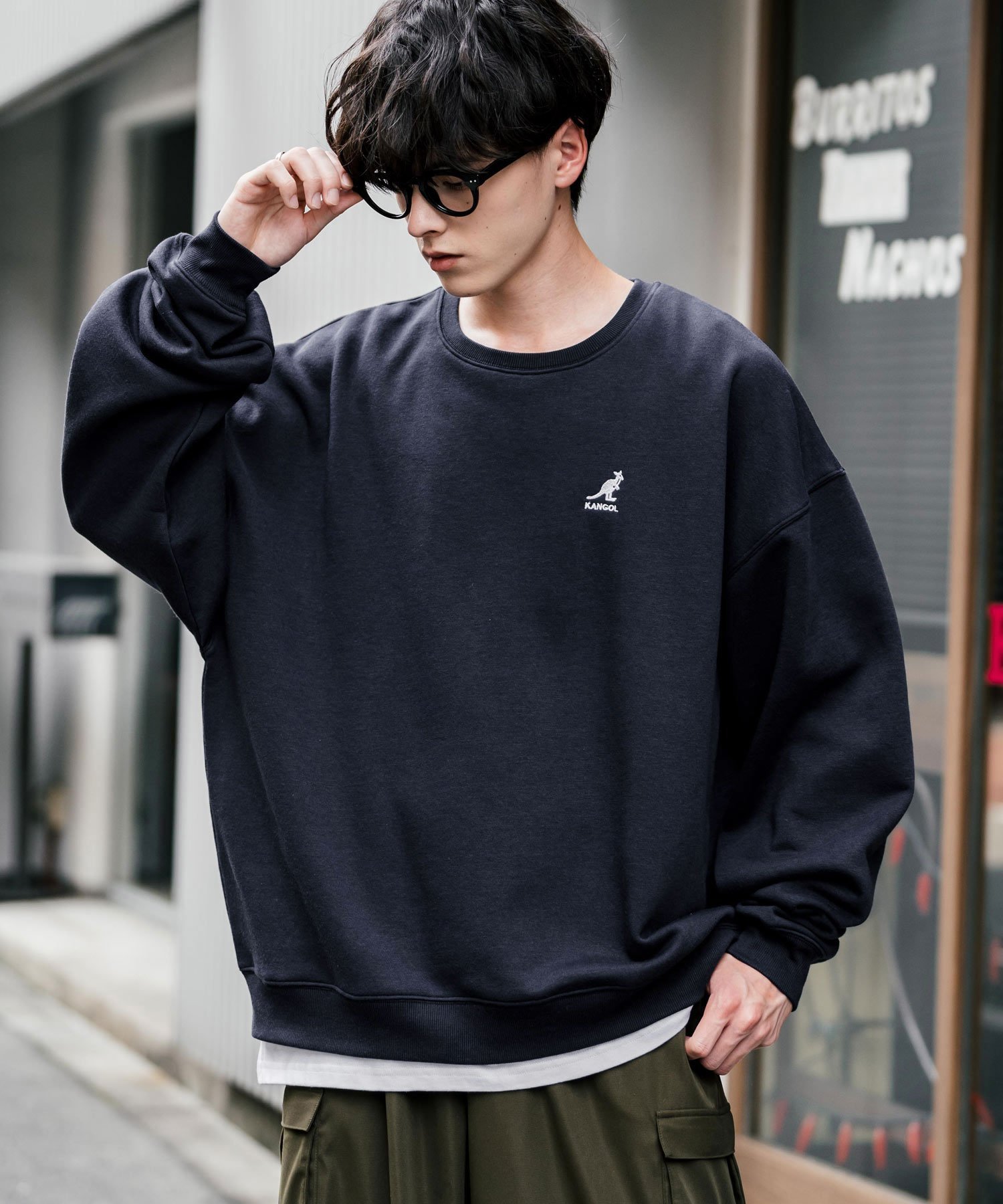 【ロッキーモンロー/Rocky Monroe】の【KANGOL】別注コラボ ロゴ刺繍スウェット インテリア・キッズ・メンズ・レディースファッション・服の通販 founy(ファニー) ファッション Fashion レディースファッション Fashion for Women トップス・カットソー Cut & Sew Tops レディースパーカー・カジュアルフーディー Casual Hoodies & Sweatshirts スウェット・クルーネックトップス Sweatshirts & Crewnecks / Relaxed Fit Sweat Tops コラボ Collaboration, Collab 切替 Switching, Contrast Panel 軽量 Lightweight, Ultra Light シンプル Simple, Minimal スウェット / スエット Sweatshirt, Sweatwear トレンド Trend, Trending Now 人気 Popular, Best Seller ハイネック High Neck, Mock Neck パイピング Piping, Trim Design 別注 Limited Edition, Custom Order 無地 Plain, Solid Color リラックス Relax, Relaxed Fit ワイド Wide, Wide Fit ワンポイント One Point, Statement Accent エレガント 上品 Elegant 2025年 2025 2025-2026秋冬・A/W Autumn/Winter 2025–26 AW25–26 ネイビー|ID: prp329100004845105 ipo3291000000036069020