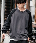 【ロッキーモンロー/Rocky Monroe】の【KANGOL】別注コラボ ロゴ刺繍スウェット 人気、トレンドファッション・服の通販 founy(ファニー) ファッション Fashion レディースファッション Fashion for Women トップス・カットソー Cut & Sew Tops レディースパーカー・カジュアルフーディー Casual Hoodies & Sweatshirts スウェット・クルーネックトップス Sweatshirts & Crewnecks / Relaxed Fit Sweat Tops コラボ Collaboration, Collab 切替 Switching, Contrast Panel 軽量 Lightweight, Ultra Light シンプル Simple, Minimal スウェット / スエット Sweatshirt, Sweatwear トレンド Trend, Trending Now 人気 Popular, Best Seller ハイネック High Neck, Mock Neck パイピング Piping, Trim Design 別注 Limited Edition, Custom Order 無地 Plain, Solid Color リラックス Relax, Relaxed Fit ワイド Wide, Wide Fit ワンポイント One Point, Statement Accent エレガント 上品 Elegant 2025年 2025 2025-2026秋冬・A/W Autumn/Winter 2025–26 AW25–26 thumbnail チャコール|ID: prp329100004845105 ipo3291000000036069028