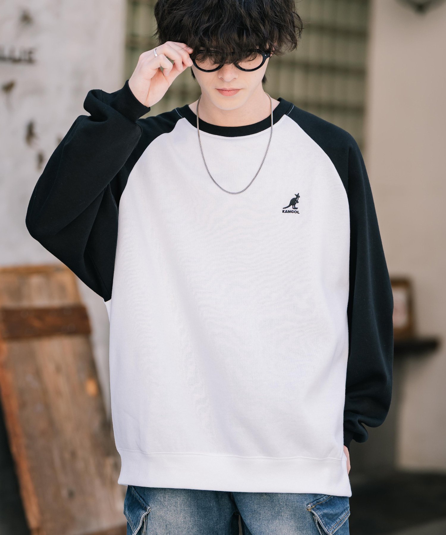 【ロッキーモンロー/Rocky Monroe】の【KANGOL】別注コラボ ロゴ刺繍スウェット インテリア・キッズ・メンズ・レディースファッション・服の通販 founy(ファニー) ファッション Fashion レディースファッション Fashion for Women トップス・カットソー Cut & Sew Tops レディースパーカー・カジュアルフーディー Casual Hoodies & Sweatshirts スウェット・クルーネックトップス Sweatshirts & Crewnecks / Relaxed Fit Sweat Tops コラボ Collaboration, Collab 切替 Switching, Contrast Panel 軽量 Lightweight, Ultra Light シンプル Simple, Minimal スウェット / スエット Sweatshirt, Sweatwear トレンド Trend, Trending Now 人気 Popular, Best Seller ハイネック High Neck, Mock Neck パイピング Piping, Trim Design 別注 Limited Edition, Custom Order 無地 Plain, Solid Color リラックス Relax, Relaxed Fit ワイド Wide, Wide Fit ワンポイント One Point, Statement Accent エレガント 上品 Elegant 2025年 2025 2025-2026秋冬・A/W Autumn/Winter 2025–26 AW25–26 ホワイト|ID: prp329100004845105 ipo3291000000036069037