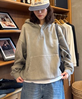 【チャオパニックティピー/CIAOPANIC TYPY】の【UNISEX】スプレー加工ヘンリースナップフーディー 人気、トレンドファッション・服の通販 founy(ファニー) ファッション Fashion レディースファッション Fashion for Women インナー Innerwear ヴィンテージ Vintage Style カットソー Cut and Sewn Top スニーカー Sneakers, Trainers デニム Denim, Jeans Material 定番 Standard, Basic Item バランス Balance, Style Balance パジャマ Pajamas, Sleepwear パーカー Hoodie, Parka フロント Front, Front Design ポケット Pocket, Pocket Detail ミックス Mix, Mixed Style ユニセックス Unisex, Genderless リラックス Relax, Relaxed Fit ワイド Wide, Wide Fit おすすめ Recommended / Our Picks |ID:prp329100004845125