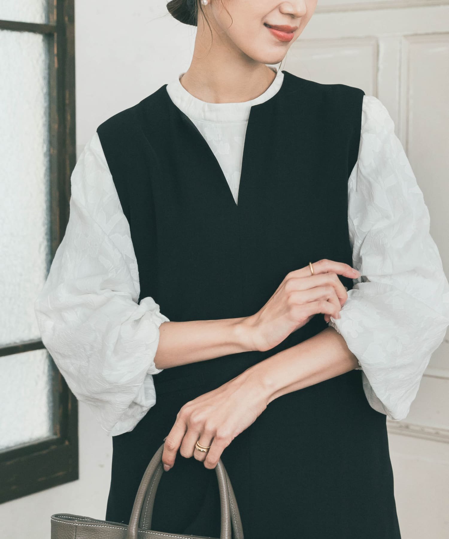 【アーバンリサーチ ドアーズ/URBAN RESEARCH DOORS】のフラワーオパールブラウス 人気、トレンドファッション・服の通販 founy(ファニー) 　ファッション　Fashion　レディースファッション　Fashion for Women　トップス・カットソー　Cut & Sew Tops　シャツ・ブラウス・オフィスカジュアル　Elegant Blouses & Button-Ups　インナー　Innerwear　シンプル　Simple, Minimal　プリント　Print, Printed Pattern　ベスト　Vest, Waistcoat　ボトム　Bottoms, Lower Wear　S/S・春夏　SS, Spring/Summer, Warm Season　夏　Summer　2026年　2026　 other-1|ID: prp329100004845218 ipo3291000000035331187