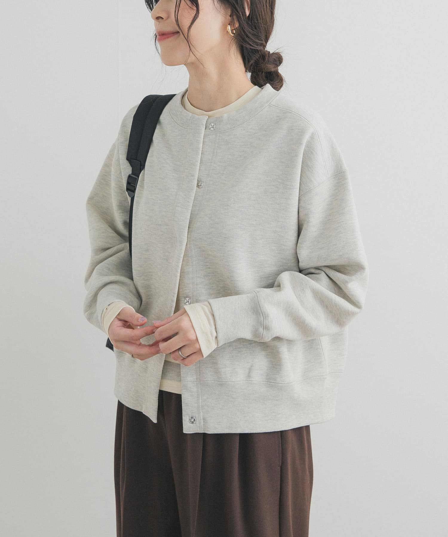 【アーバンリサーチ ドアーズ/URBAN RESEARCH DOORS】の裏起毛スウェットカーディガン インテリア・キッズ・メンズ・レディースファッション・服の通販 founy(ファニー) 　ファッション　Fashion　レディースファッション　Fashion for Women　トップス・カットソー　Cut & Sew Tops　カーディガン・羽織り　Layered Style Cardigans　レディースパーカー・カジュアルフーディー　Casual Hoodies & Sweatshirts　スウェット・クルーネックトップス　Sweatshirts & Crewnecks / Relaxed Fit Sweat Tops　2025年　2025　2025-2026秋冬・A/W　Autumn/Winter 2025–26 AW25–26　冬　Winter / This Winter　カーディガン　Cardigan, Knitwear　シンプル　Simple, Minimal　スウェット / スエット　Sweatshirt, Sweatwear　タートル　Turtleneck, Turtle Collar　フォルム　Silhouette, Form　ベーシック　Basic, Essential　リラックス　Relax, Relaxed Fit　エレガント 上品　Elegant　A/W・秋冬　Autumn/Winter　オートミール|ID: prp329100004846059 ipo3291000000036283537