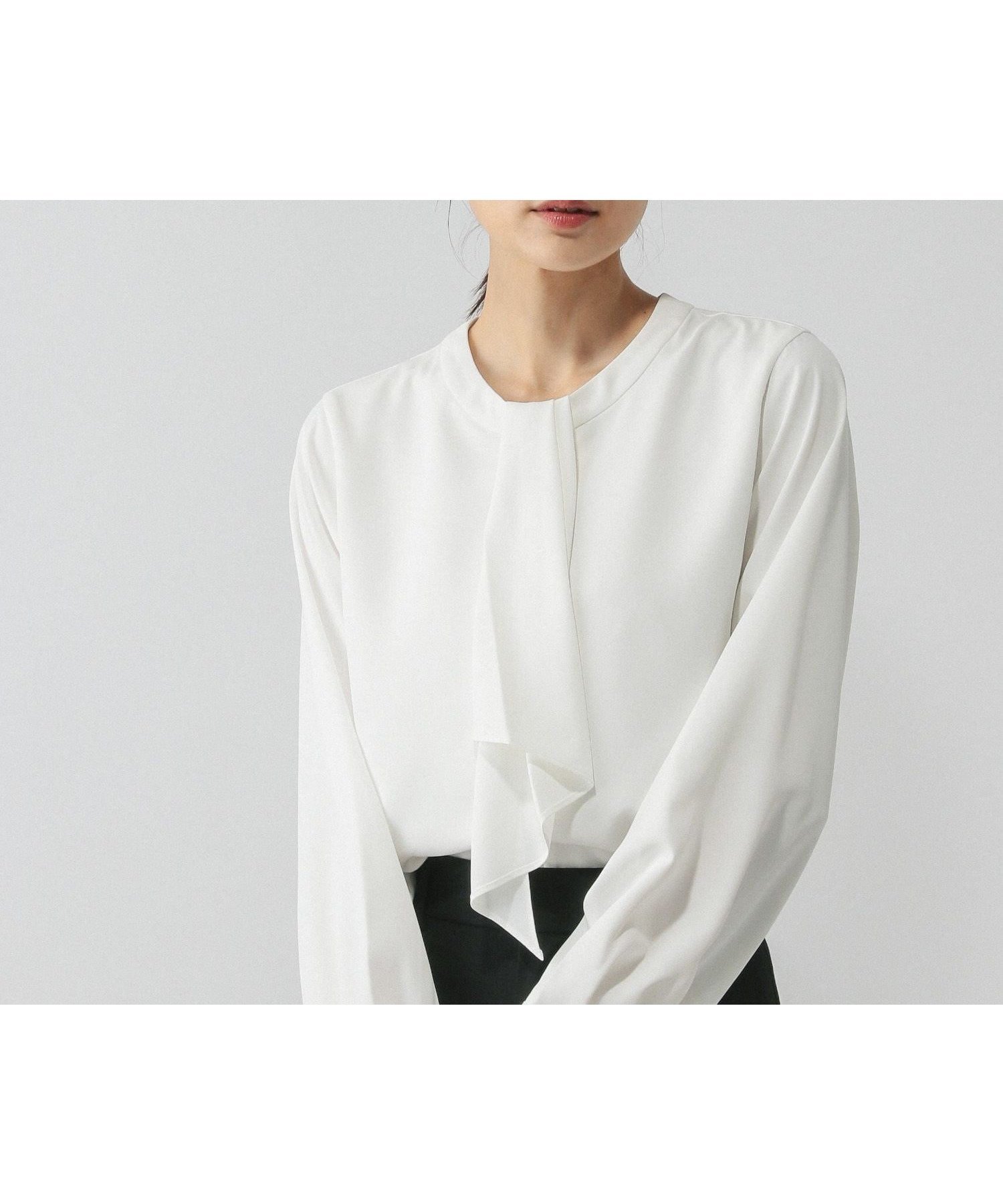 【グローバルワーク/GLOBAL WORK】のキレイつづくボウタイ風ブラウス/581015 インテリア・キッズ・メンズ・レディースファッション・服の通販 founy(ファニー) 　ファッション　Fashion　レディースファッション　Fashion for Women　トップス・カットソー　Cut & Sew Tops　シャツ・ブラウス・オフィスカジュアル　Elegant Blouses & Button-Ups　おすすめ　Recommended / Our Picks　オケージョン　Occasion Wear　ジョーゼット　Georgette, Semi-Sheer Fabric　ストレッチ　Stretch, Stretchy Fabric　セレモニー　Ceremony　トレンド　Trend, Trending Now　バランス　Balance, Style Balance　ベーシック　Basic, Essential　ワイド　Wide, Wide Fit　人気　Popular, Best Seller　春　Spring　ビジネス 仕事 通勤　Business / Work / Commuting　オフホワイト05|ID: prp329100004846086 ipo3291000000035351501