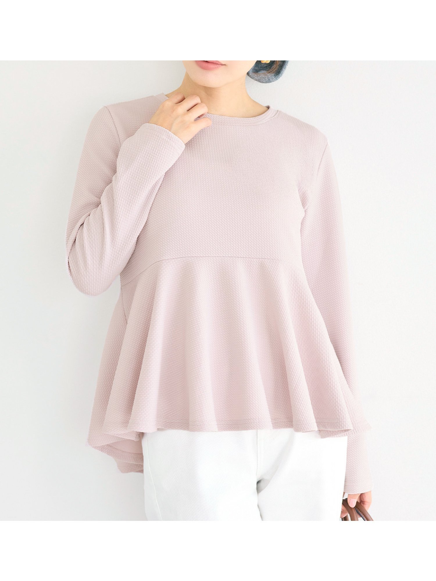 【コカ/COCA】のエンボス 長袖裾フレアトップス インテリア・キッズ・メンズ・レディースファッション・服の通販 founy(ファニー) 　ファッション　Fashion　レディースファッション　Fashion for Women　トップス・カットソー　Cut & Sew Tops　春　Spring　シンプル　Simple, Minimal　スウェット / スエット　Sweatshirt, Sweatwear　ストレッチ　Stretch, Stretchy Fabric　定番　Standard, Basic Item　長袖　Long Sleeve, Full Sleeve　フレア　Flare, Flared　ペプラム　Peplum, Flared Hem　ポケット　Pocket, Pocket Detail　無地　Plain, Solid Color　旅行　Travel　ビジネス 仕事 通勤　Business / Work / Commuting　2026年　2026　Lavender|ID: prp329100004846637 ipo3291000000036247099