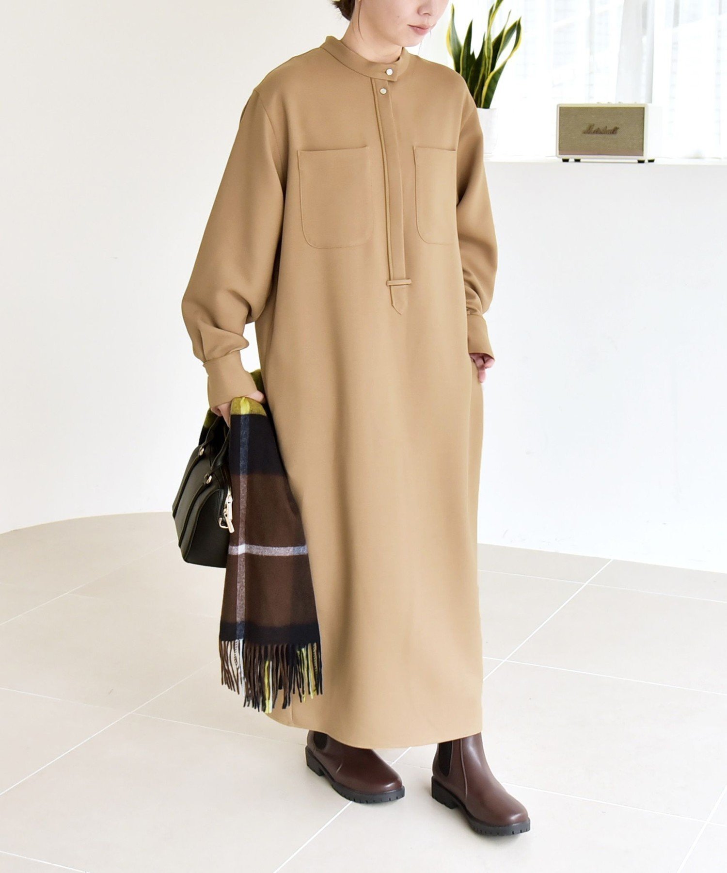 【シップス フォー ウィメン/SHIPS】のquaranciel 洗濯機可能 ダブルクロス スタンドカラー ポケット シャツ ワンピース インテリア・キッズ・メンズ・レディースファッション・服の通販 founy(ファニー) 　ファッション　Fashion　レディースファッション　Fashion for Women　ワンピース　Dresses　シャツワンピース / 1枚で着映えコーデ　Shirt Dresses　インナー　Innerwear　洗える　Machine Washable　シャツワンピ　Shirt Dress, Shirt One-Piece　シルバー　Silver, Metallic Silver　スカーフ　Scarf, Neckwear　スタンド　Stand Collar, Upright Stand　スニーカー　Sneakers, Trainers　タートルネック　Turtleneck, High Neck　ダブル　Double, Double-Breasted　ポケット　Pocket, Pocket Detail　おすすめ　Recommended / Our Picks　エレガント 上品　Elegant　2026年　2026　キャメル|ID: prp329100004846671 ipo3291000000035671315