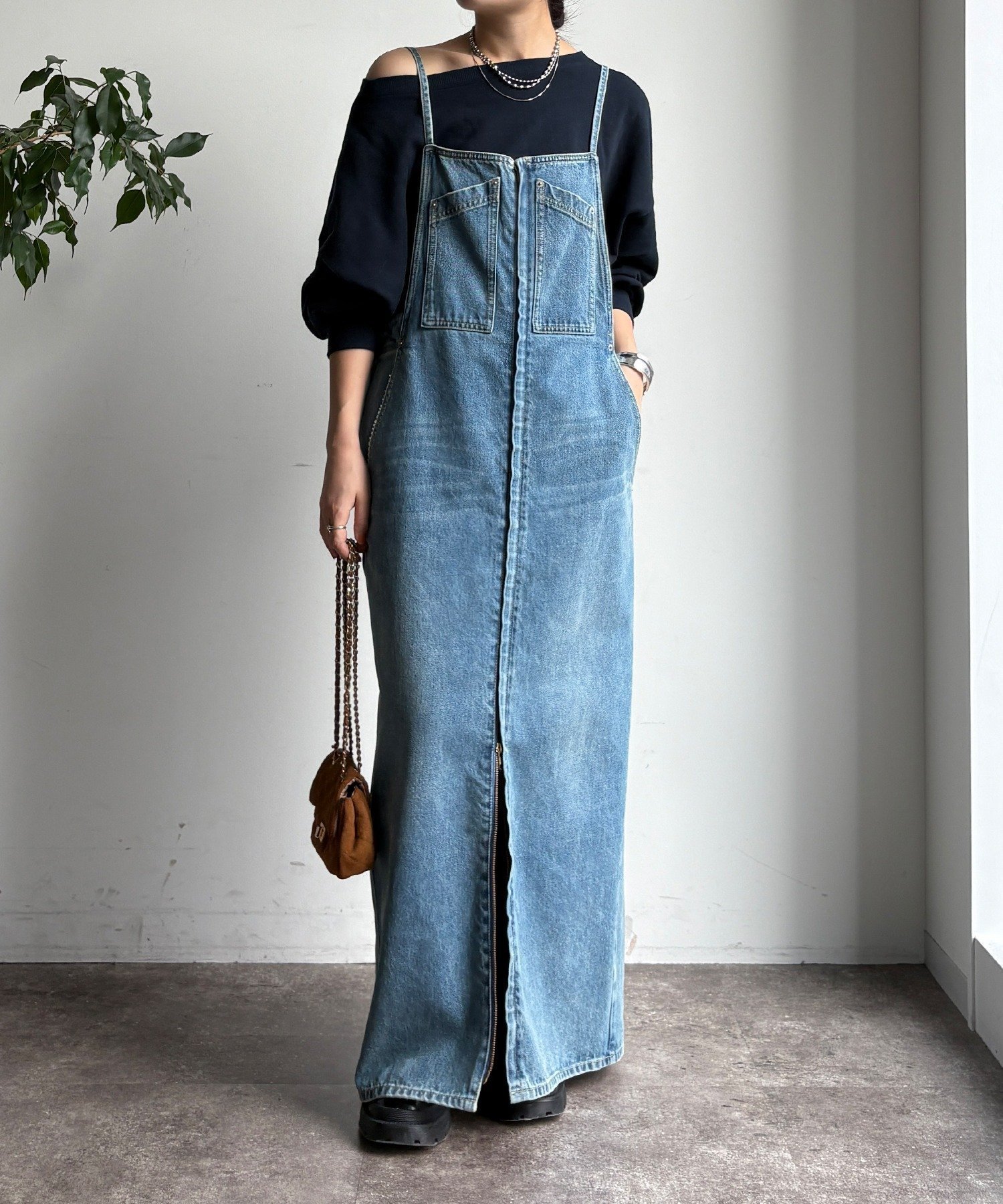 【ドゥドゥ/DouDou】のデニムキャミジャンスカ 人気、トレンドファッション・服の通販 founy(ファニー) ファッション Fashion レディースファッション Fashion for Women トップス・カットソー Cut & Sew Tops キャミソール&ノースリーブ Camisoles & Sleeveless Tops スマート Smart, Elegant スリット Slit, Slit Detail フロント Front, Front Design ポケット Pocket, Pocket Detail ロング Long, Long-Length S/S・春夏 SS, Spring/Summer, Warm Season 再入荷 Restock / Back in Stock 夏 Summer エレガント 上品 Elegant 2025年 2025 2025春夏・S/S Spring/Summer 2025 SS25 other-1|ID: prp329100004847445 ipo3291000000036090610