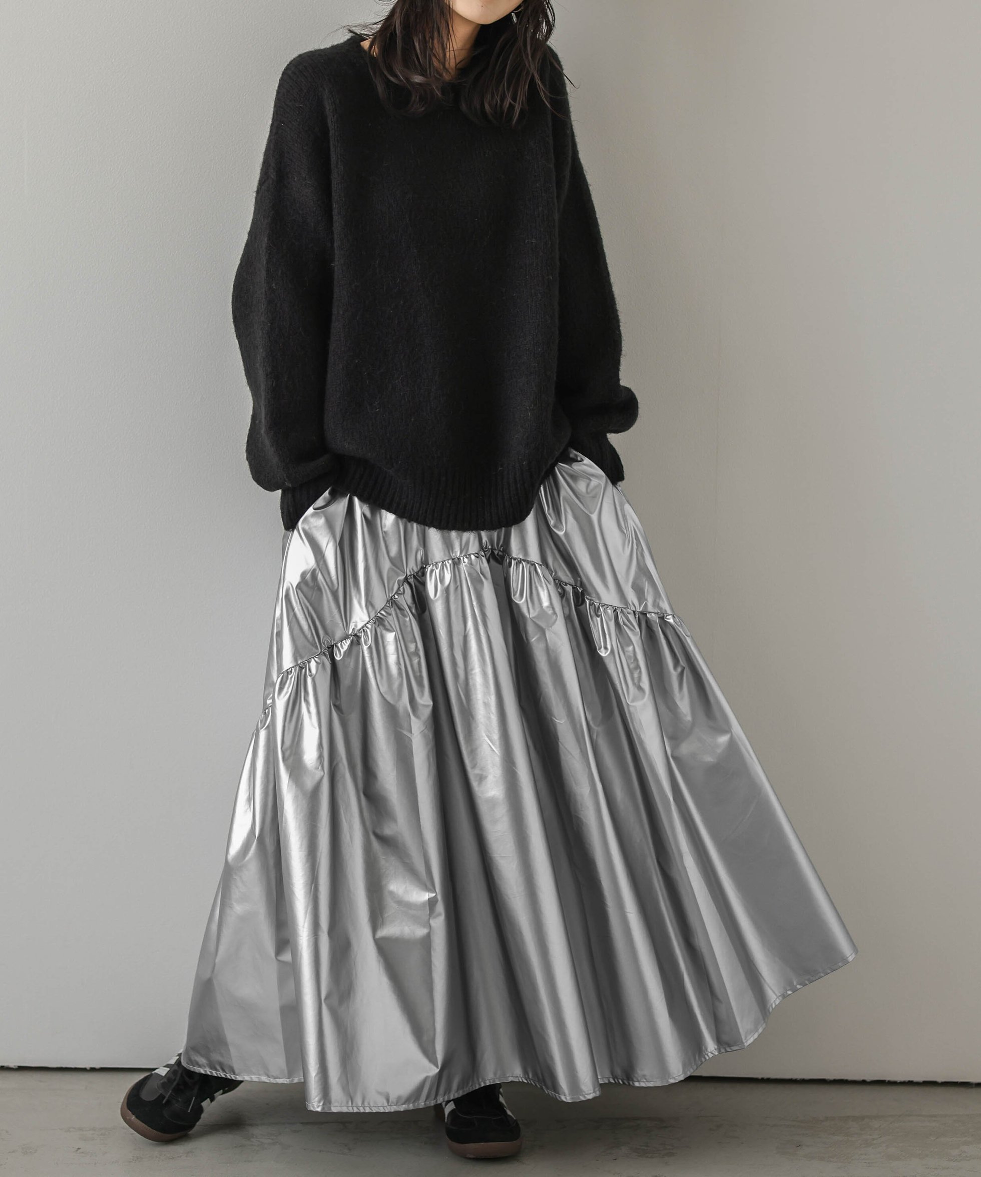 【ラジュール/Lajour】のメタリックギャザーフリルスカート インテリア・キッズ・メンズ・レディースファッション・服の通販 founy(ファニー) 　ファッション　Fashion　レディースファッション　Fashion for Women　スカート　Skirts　ギャザー　Gathered, Ruffled　シンプル　Simple, Minimal　トレンド　Trend, Trending Now　フレア　Flare, Flared　メタリック　Metallic, Shiny Finish　メタル　Metal, Metal Parts　ラウンド　Round, Round Neck　ロング　Long, Long-Length　切替　Switching, Contrast Panel　シルバー|ID: prp329100004848255 ipo3291000000036219708