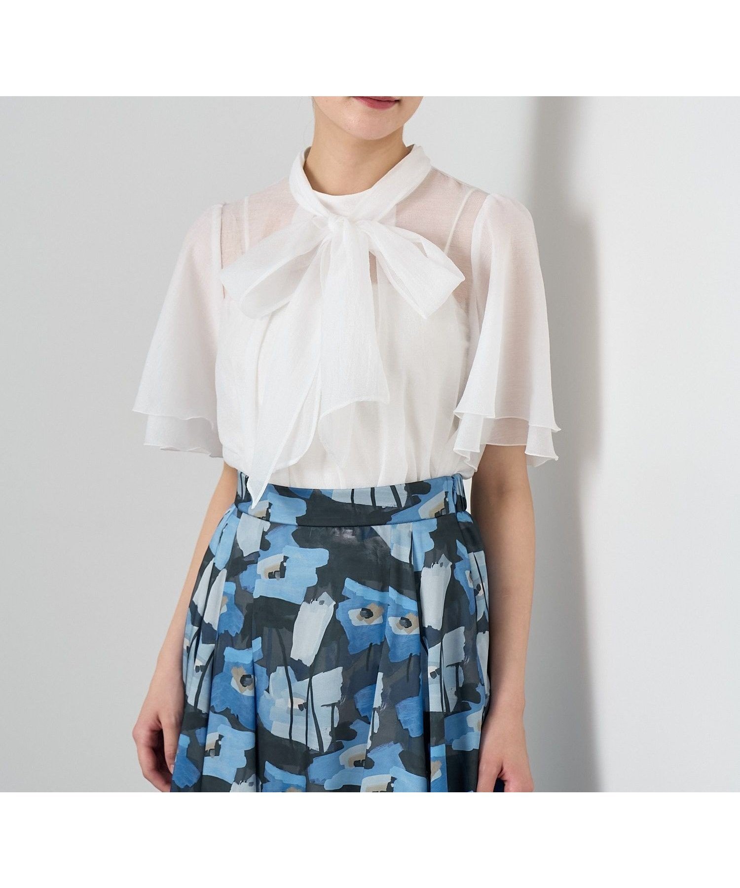 【アナイ/ANAYI】のスパンオーガンジーボウタイ ブラウス インテリア・キッズ・メンズ・レディースファッション・服の通販 founy(ファニー) 　ファッション　Fashion　レディースファッション　Fashion for Women　トップス・カットソー　Cut & Sew Tops　シャツ・ブラウス・オフィスカジュアル　Elegant Blouses & Button-Ups　おすすめ　Recommended / Our Picks　オーガンジー　Organza Fabric　シアー　Sheer, See-Through　シンプル　Simple, Minimal　ジャケット　Jacket, Outerwear　スマート　Smart, Elegant　ワッシャー　Washer, Crinkled Finish　再入荷　Restock / Back in Stock　A/W・秋冬　Autumn/Winter　white|ID: prp329100004848728 ipo3291000000035454586