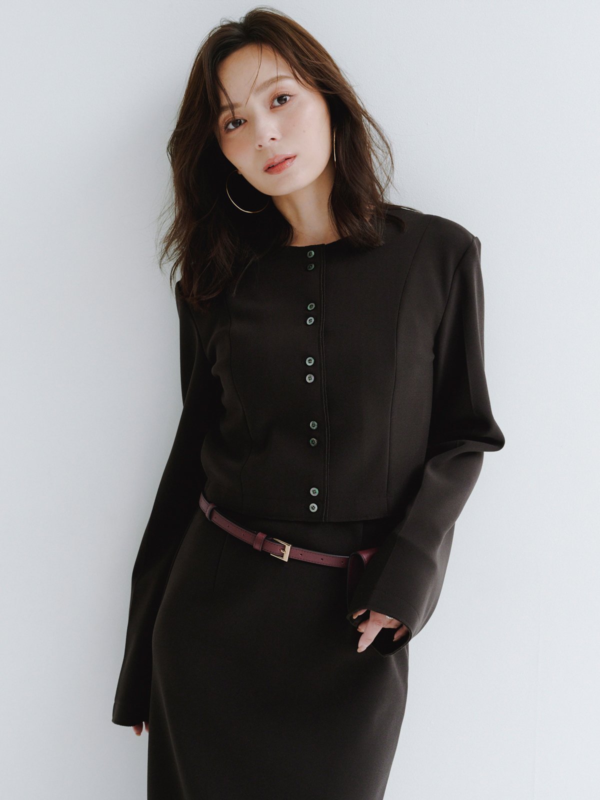 【アニュアンス/anuans】のカットジョーゼットショートカーディガン インテリア・キッズ・メンズ・レディースファッション・服の通販 founy(ファニー) 　ファッション　Fashion　レディースファッション　Fashion for Women　トップス・カットソー　Cut & Sew Tops　カーディガン・羽織り　Layered Style Cardigans　カーディガン　Cardigan, Knitwear　コンパクト　Compact, Small Size　ジャケット　Jacket, Outerwear　ジョーゼット　Georgette, Semi-Sheer Fabric　バランス　Balance, Style Balance　BROWN|ID: prp329100004848824 ipo3291000000035456511