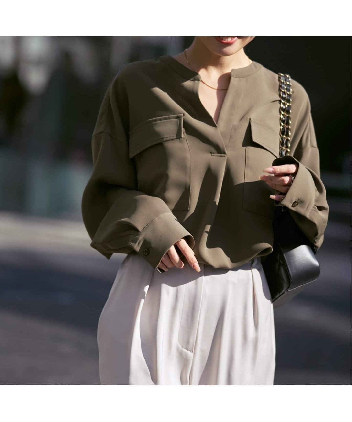 【ノーブル / スピック&スパン/NOBLE / Spick & Span】の《追加・WEB限定カラー》ワークディテールドレープシャツ インテリア・キッズ・メンズ・レディースファッション・服の通販 founy(ファニー) 　ファッション　Fashion　レディースファッション　Fashion for Women　トップス・カットソー　Cut & Sew Tops　シャツ・ブラウス・オフィスカジュアル　Elegant Blouses & Button-Ups　とろみ　Fluid, Flowy Fabric　デコルテ　Décolleté, Neckline　バランス　Balance, Style Balance　ベーシック　Basic, Essential　ポケット　Pocket, Pocket Detail　ワーク　Workwear, Utility Style　ビジネス 仕事 通勤　Business / Work / Commuting　カーキ|ID: prp329100004850123 ipo3291000000036038504