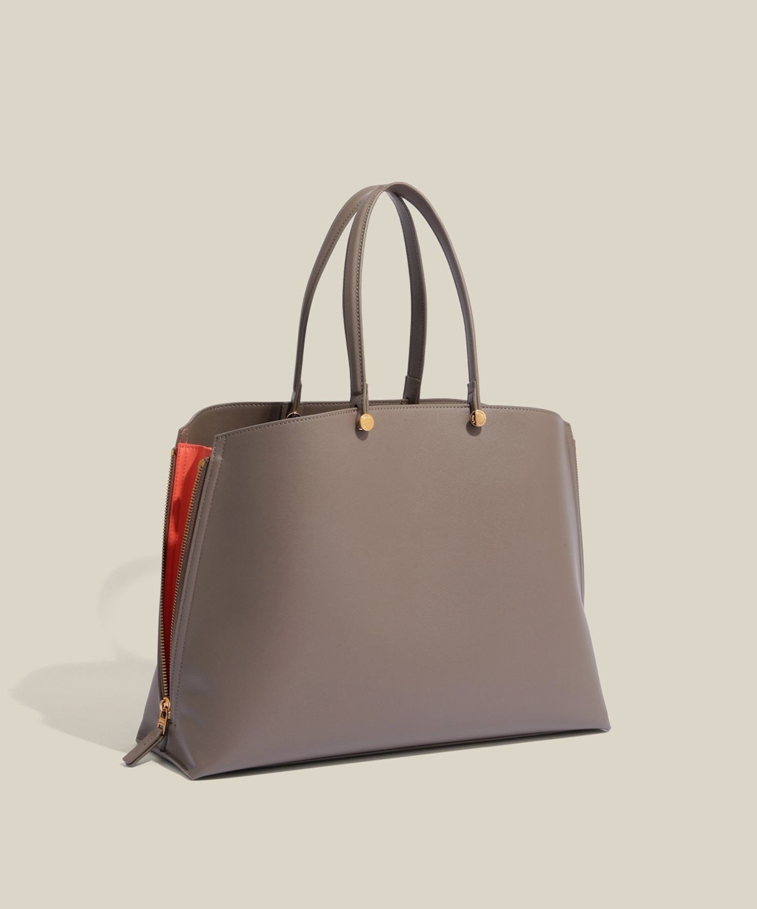 【ロペ/ROPE'】の【E POR】【WEB限定】Y BAG Medium+ /A4対応・通勤・26SS インテリア・キッズ・メンズ・レディースファッション・服の通販 founy(ファニー) 　ファッション　Fashion　レディースファッション　Fashion for Women　オレンジ　Orange　コンパクト　Compact, Small Size　サイドジップ　Side Zip, Side Zipper　ショルダー　Shoulder, Shoulder Strap　ジャケット　Jacket, Outerwear　スマート　Smart, Elegant　台形　A-Line, Trapezoid Shape　バランス　Balance, Style Balance　フォルム　Silhouette, Form　ポケット　Pocket, Pocket Detail　S/S・春夏　SS, Spring/Summer, Warm Season　夏　Summer　ビジネス 仕事 通勤　Business / Work / Commuting　2026年　2026　ダークブラウン(20)|ID: prp329100004850246 ipo3291000000035540787