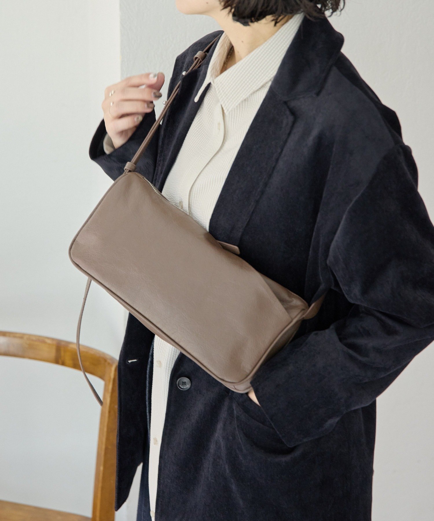 【イア パピヨネ/ear PAPILLONNER】の《本革/超軽量280g/全骨格◎》ミニスワローマチショルダーバッグ インテリア・キッズ・メンズ・レディースファッション・服の通販 founy(ファニー) ファッション Fashion レディースファッション Fashion for Women バッグ Bags アンティーク Antique-Inspired 軽量 Lightweight, Ultra Light ショルダー Shoulder, Shoulder Strap シルバー Silver, Metallic Silver シンプル Simple, Minimal ダブル Double, Double-Breasted 定番 Standard, Basic Item 人気 Popular, Best Seller フィット Fit, Slim Fit フォルム Silhouette, Form ベーシック Basic, Essential ポケット Pocket, Pocket Detail おすすめ Recommended / Our Picks エレガント 上品 Elegant セレモニー Ceremony ブラウン|ID: prp329100004850249 ipo3291000000036091001