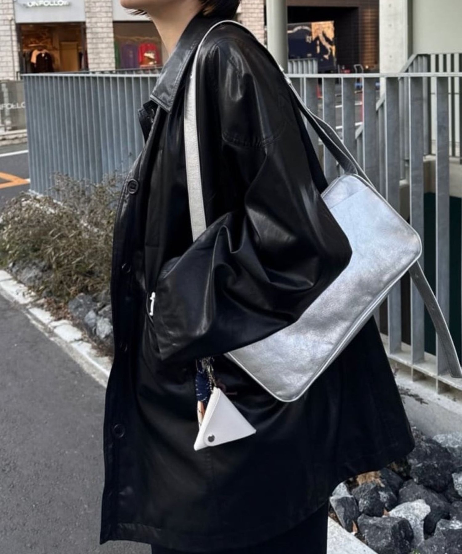 【イア パピヨネ/ear PAPILLONNER】の《本革/超軽量280g/全骨格◎》ミニスワローマチショルダーバッグ インテリア・キッズ・メンズ・レディースファッション・服の通販 founy(ファニー) ファッション Fashion レディースファッション Fashion for Women バッグ Bags アンティーク Antique-Inspired 軽量 Lightweight, Ultra Light ショルダー Shoulder, Shoulder Strap シルバー Silver, Metallic Silver シンプル Simple, Minimal ダブル Double, Double-Breasted 定番 Standard, Basic Item 人気 Popular, Best Seller フィット Fit, Slim Fit フォルム Silhouette, Form ベーシック Basic, Essential ポケット Pocket, Pocket Detail おすすめ Recommended / Our Picks エレガント 上品 Elegant セレモニー Ceremony シルバー|ID: prp329100004850249 ipo3291000000036091006