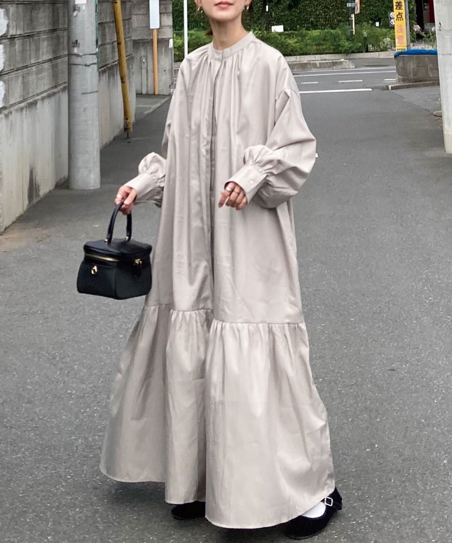 【コーナーズ/CORNERS】のCORNERS by KR 2wayボリュームスリーブシャツワンピース インテリア・キッズ・メンズ・レディースファッション・服の通販 founy(ファニー) 　ファッション　Fashion　レディースファッション　Fashion for Women　ワンピース　Dresses　シャツワンピース / 1枚で着映えコーデ　Shirt Dresses　インナー　Innerwear　ギャザー　Gathered, Ruffled　スウェット / スエット　Sweatshirt, Sweatwear　スタンド　Stand Collar, Upright Stand　スリット　Slit, Slit Detail　ティアードスカート　Tiered Skirt, Flounced Skirt　トレンド　Trend, Trending Now　ベスト　Vest, Waistcoat　ポケット　Pocket, Pocket Detail　羽織　Haori, Light Jacket　ロング　Long, Long-Length　おすすめ　Recommended / Our Picks　エレガント 上品　Elegant　ベージュ|ID: prp329100004851462 ipo3291000000036090422