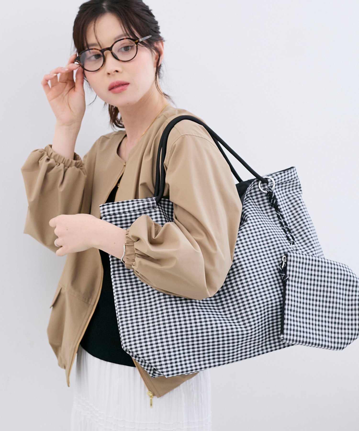 【ルクールブラン/le.coeur blanc】の【撥水】ナイロンパッカブルトート インテリア・キッズ・メンズ・レディースファッション・服の通販 founy(ファニー) 　ファッション　Fashion　レディースファッション　Fashion for Women　バッグ　Bags　ギンガム　Gingham, Gingham Fabric　コンパクト　Compact, Small Size　軽量　Lightweight, Ultra Light　ショルダー　Shoulder, Shoulder Strap　チェック　Check, Plaid, Tartan　トートバッグ　Tote Bag, Large Shoulder Bag　ドローコード　Drawcord, Drawstring Cord　ポケット　Pocket, Pocket Detail　ポーチ　Pouch, Small Case　別注　Limited Edition, Custom Order　おすすめ　Recommended / Our Picks　旅行　Travel　ブラック柄|ID: prp329100004851473 ipo3291000000036088276