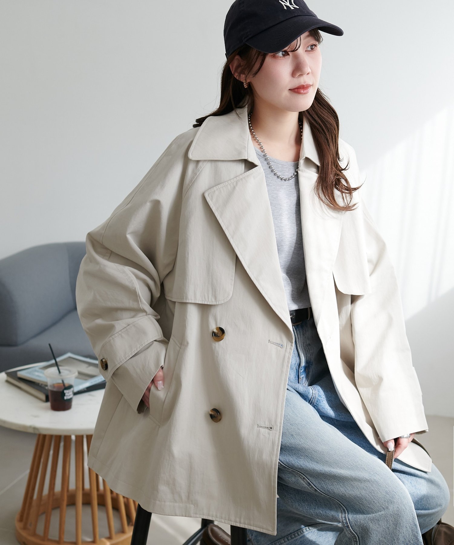 【ディスコート/Discoat】のミドルトレンチコート インテリア・キッズ・メンズ・レディースファッション・服の通販 founy(ファニー) 　ファッション　Fashion　レディースファッション　Fashion for Women　アウター　Coat / Outerwear Collection　コート・ロングコート・ピーコート　Long Coats, Peacoats & More　トレンチコート / 春秋の定番アウター　Trench Coats　おすすめ　Recommended / Our Picks　とろみ　Fluid, Flowy Fabric　サテン　Satin, Glossy Fabric　スラックス　Slacks, Dress Pants　スリーブ　Sleeve, Long Sleeve / Short Sleeve　デニム　Denim, Jeans Material　トレンド　Trend, Trending Now　パーカー　Hoodie, Parka　フロント　Front, Front Design　ミドル　Middle Length, Mid Height　ワイド　Wide, Wide Fit　エレガント 上品　Elegant　春　Spring　ライトベージュ|ID: prp329100004851633 ipo3291000000035599007