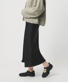 【ビューティ&ユース ユナイテッドアローズ/BEAUTY&YOUTH / UNITED ARROWS】のポリエステルサテン マーメイドフレアスカート 人気、トレンドファッション・服の通販 founy(ファニー) ファッション Fashion レディースファッション Fashion for Women スカート Skirts Aライン・フレアスカート A-Line & Flared Skirts サテン Satin, Glossy Fabric スニーカー Sneakers, Trainers ドレープ Drape, Draping Fabric フェミニン Feminine, Girly フレア Flare, Flared マーメイド Mermaid, Fishtail Silhouette リネン Linen, Linen Fabric リラックス Relax, Relaxed Fit エレガント 上品 Elegant thumbnail BLACK|ID: prp329100004851691 ipo3291000000036042156