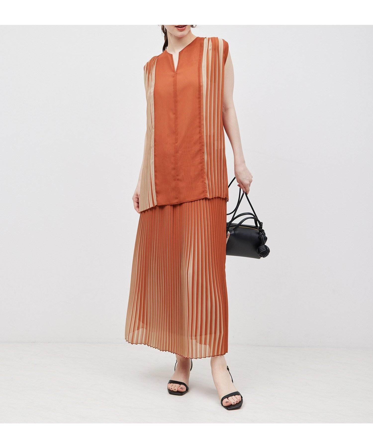 【ロペ/ROPE'】のプリーツスカート(バイカラー/無地)【メディア掲載】 インテリア・キッズ・メンズ・レディースファッション・服の通販 founy(ファニー) 　ファッション　Fashion　レディースファッション　Fashion for Women　スカート　Skirts　プリーツスカート / 上品フェミニンスタイル　Pleated Skirts　おすすめ　Recommended / Our Picks　シンプル　Simple, Minimal　プリント　Print, Printed Pattern　プリーツ　Pleats, Pleated　ポケット　Pocket, Pocket Detail　無地　Plain, Solid Color　雑誌　Magazine, Fashion Magazine　レンガ系(76)|ID: prp329100004851698 ipo3291000000035602060