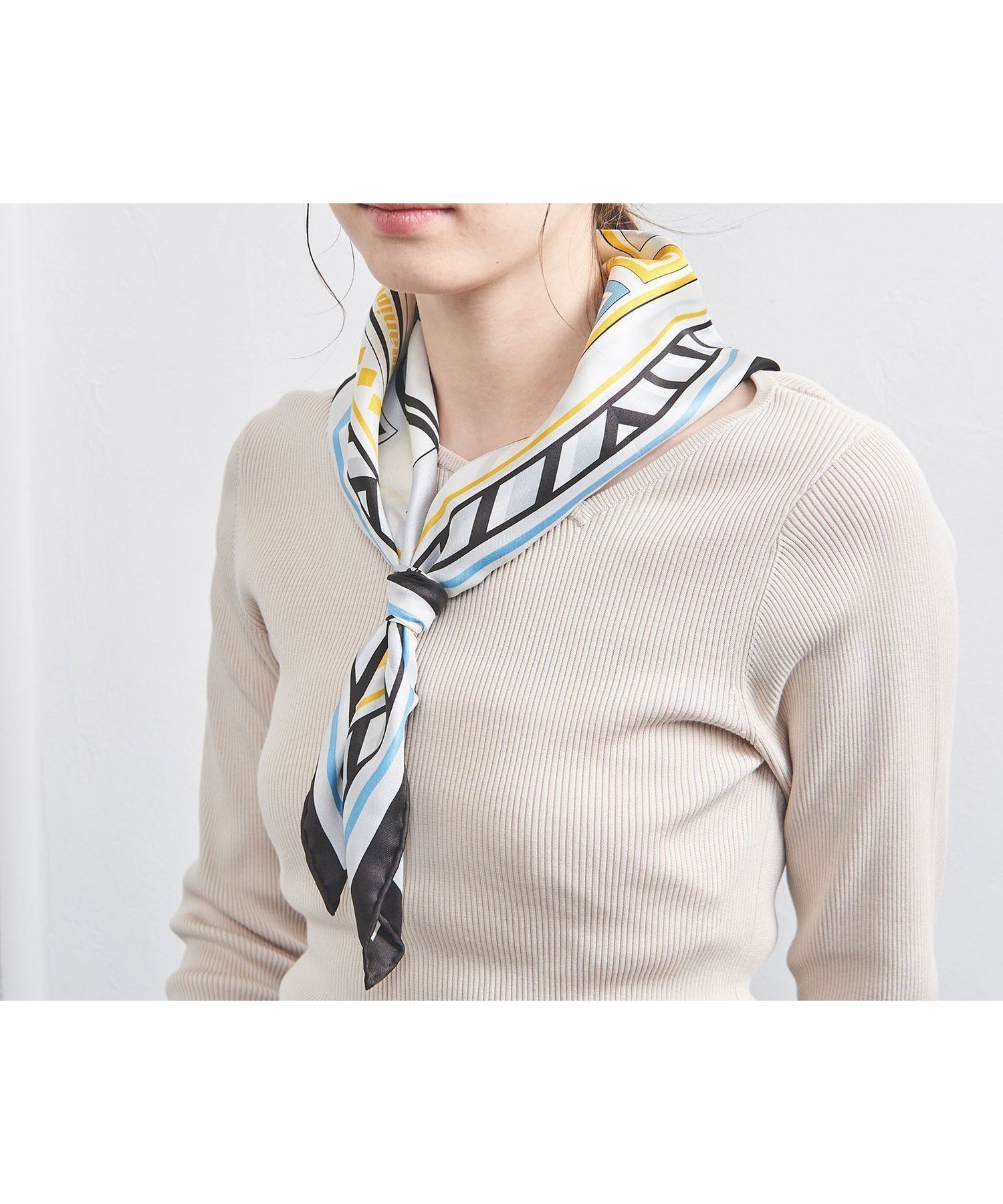 【ユナイテッドアローズ/UNITED ARROWS】のmanipuri SILK 65*65 スカーフ 25SS インテリア・キッズ・メンズ・レディースファッション・服の通販 founy(ファニー) 　ファッション　Fashion　レディースファッション　Fashion for Women　シルク　Silk, 100% Silk　シンプル　Simple, Minimal　ジャケット　Jacket, Outerwear　スカーフ　Scarf, Neckwear　ストール　Stole, Wrap　デニム　Denim, Jeans Material　人気　Popular, Best Seller　パターン　Pattern, Design Print　アウトレット　Outlet / Clearance　エレガント 上品　Elegant　2025年　2025　2025春夏・S/S　Spring/Summer 2025 SS25　BLACK|ID: prp329100004851779 ipo3291000000035603593