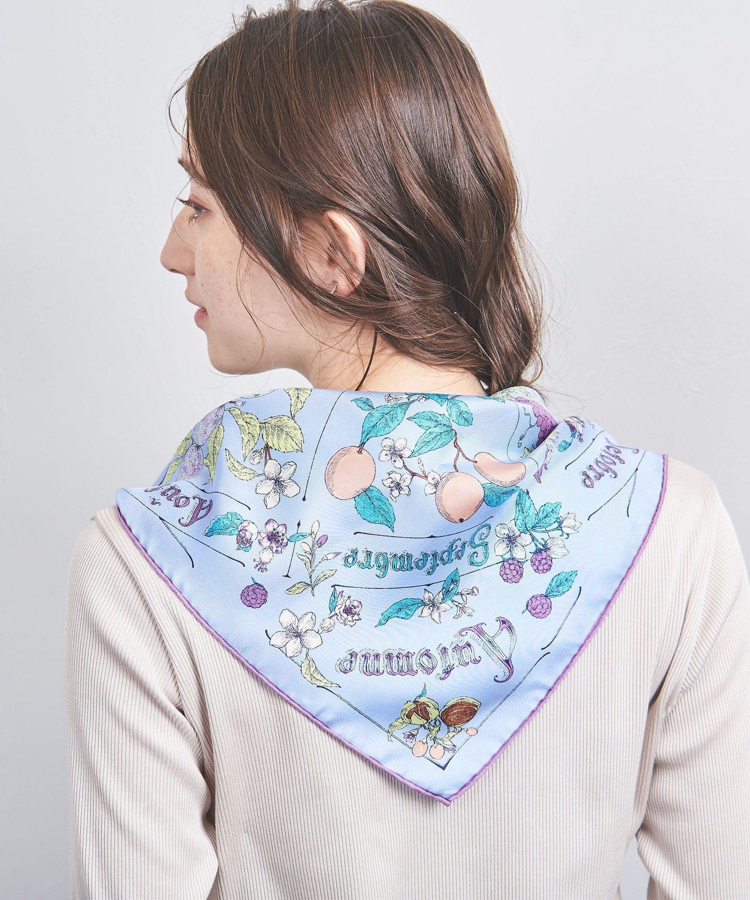 【ユナイテッドアローズ/UNITED ARROWS】のmanipuri SILK 65*65 スカーフ 25SS インテリア・キッズ・メンズ・レディースファッション・服の通販 founy(ファニー) 　ファッション　Fashion　レディースファッション　Fashion for Women　シルク　Silk, 100% Silk　シンプル　Simple, Minimal　ジャケット　Jacket, Outerwear　スカーフ　Scarf, Neckwear　ストール　Stole, Wrap　デニム　Denim, Jeans Material　人気　Popular, Best Seller　パターン　Pattern, Design Print　アウトレット　Outlet / Clearance　エレガント 上品　Elegant　2025年　2025　2025春夏・S/S　Spring/Summer 2025 SS25　LT.BLUE|ID: prp329100004851779 ipo3291000000035603598