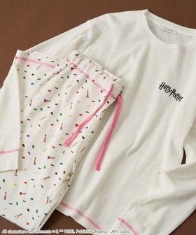 【フリークスストア/FREAK'S STORE】の『Harry Potter』ビーンズ パジャマセット 人気、トレンドファッション・服の通販 founy(ファニー) ファッション Fashion レディースファッション Fashion for Women 冬 Winter / This Winter おすすめ Recommended / Our Picks お家時間・ステイホーム Stay Home / At Home カラフル Colorful Design パジャマ Pajamas, Sleepwear プリント Print, Printed Pattern ワッフル Waffle, Waffle Knit A/W・秋冬 Autumn/Winter |ID:prp329100004853124