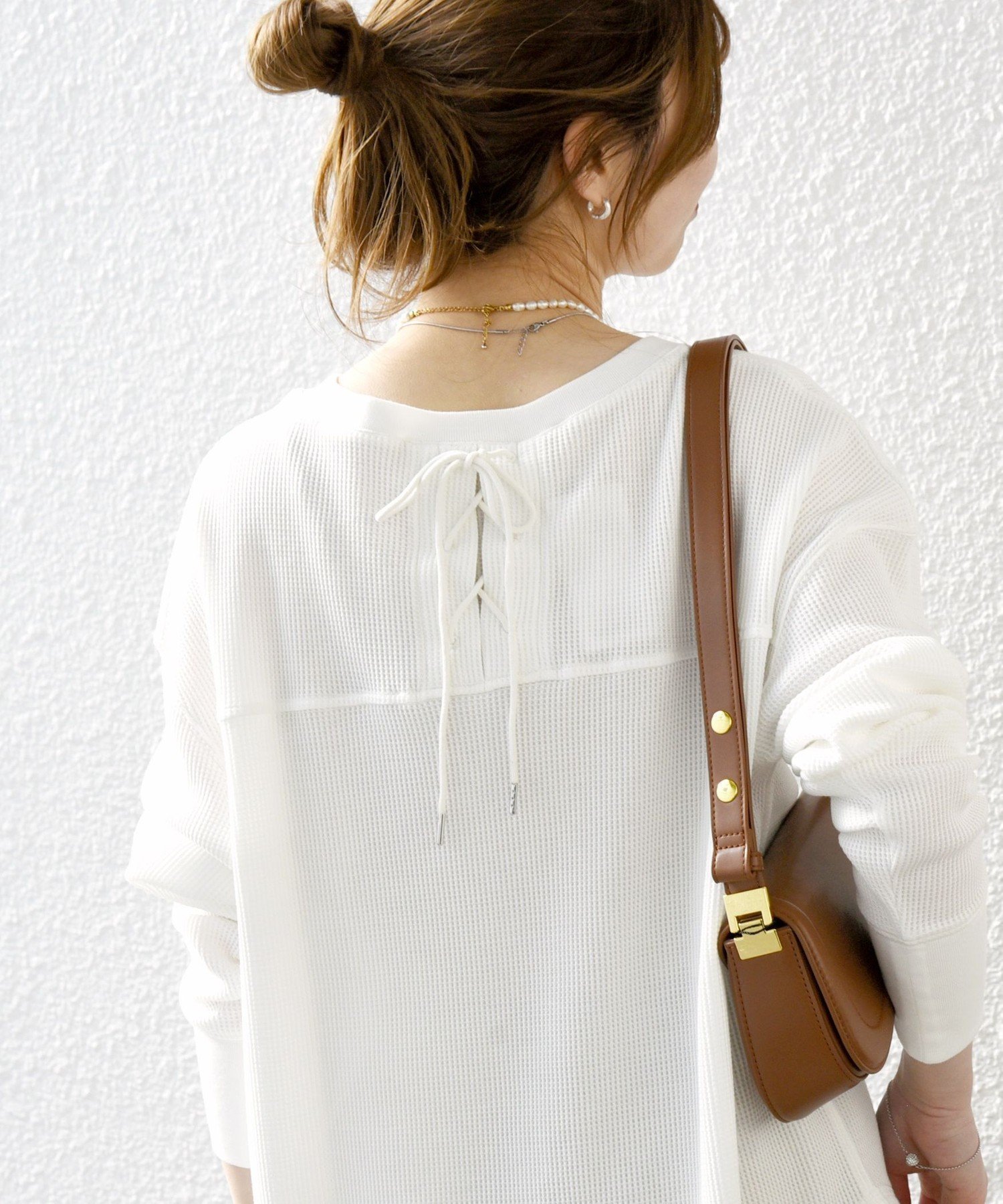 【シップス フォー ウィメン/SHIPS】のSHIPS any 洗濯機可能 ワッフル レースアップ ラウンドヘム プルオーバー インテリア・キッズ・メンズ・レディースファッション・服の通販 founy(ファニー) 　ファッション　Fashion　レディースファッション　Fashion for Women　トップス・カットソー　Cut & Sew Tops　カジュアルプルオーバー・ニットトップス　Pullovers & Knit Tops / Casual Pullovers　洗える　Machine Washable　スラックス　Slacks, Dress Pants　デニム　Denim, Jeans Material　バランス　Balance, Style Balance　ベーシック　Basic, Essential　ボトム　Bottoms, Lower Wear　リラックス　Relax, Relaxed Fit　レース　Lace, Lace Fabric　ワッフル　Waffle, Waffle Knit　おすすめ　Recommended / Our Picks　2025年　2025　2025-2026秋冬・A/W　Autumn/Winter 2025–26 AW25–26　ホワイト|ID: prp329100004853131 ipo3291000000036159703