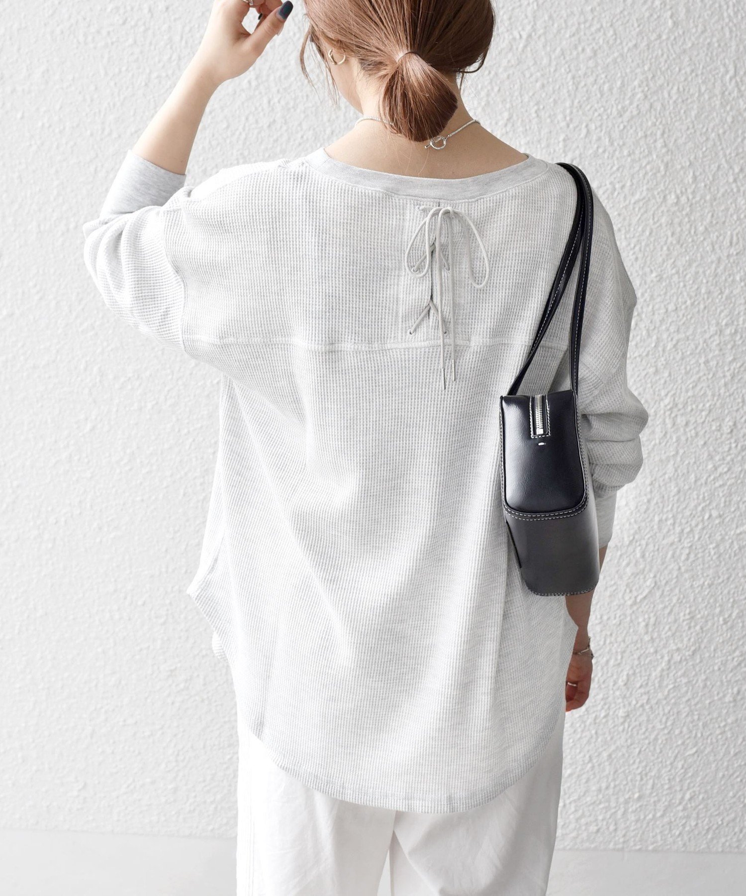 【シップス フォー ウィメン/SHIPS】のSHIPS any 洗濯機可能 ワッフル レースアップ ラウンドヘム プルオーバー インテリア・キッズ・メンズ・レディースファッション・服の通販 founy(ファニー) 　ファッション　Fashion　レディースファッション　Fashion for Women　トップス・カットソー　Cut & Sew Tops　カジュアルプルオーバー・ニットトップス　Pullovers & Knit Tops / Casual Pullovers　洗える　Machine Washable　スラックス　Slacks, Dress Pants　デニム　Denim, Jeans Material　バランス　Balance, Style Balance　ベーシック　Basic, Essential　ボトム　Bottoms, Lower Wear　リラックス　Relax, Relaxed Fit　レース　Lace, Lace Fabric　ワッフル　Waffle, Waffle Knit　おすすめ　Recommended / Our Picks　2025年　2025　2025-2026秋冬・A/W　Autumn/Winter 2025–26 AW25–26　ライトグレー系1|ID: prp329100004853131 ipo3291000000036159713