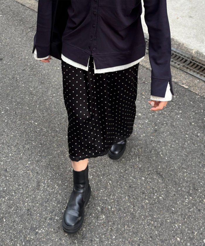 【ディスコート/Discoat】の【umm.】ドット柄サテンナロースカート インテリア・キッズ・メンズ・レディースファッション・服の通販 founy(ファニー) https://founy.com/ ファッション Fashion レディースファッション Fashion for Women スカート Skirts 2026年 2026 おすすめ Recommended / Our Picks カーディガン Cardigan, Knitwear サテン Satin, Glossy Fabric ジャケット Jacket, Outerwear スウェット / スエット Sweatshirt, Sweatwear スラックス Slacks, Dress Pants スリット Slit, Slit Detail デニム Denim, Jeans Material ドット Polka Dot, Dot Pattern フェミニン Feminine, Girly ランダム Random, Irregular レース Lace, Lace Fabric エレガント 上品 Elegant 人気 Popular, Best Seller |ID: prp329100004853151 ipo3291000000036324891