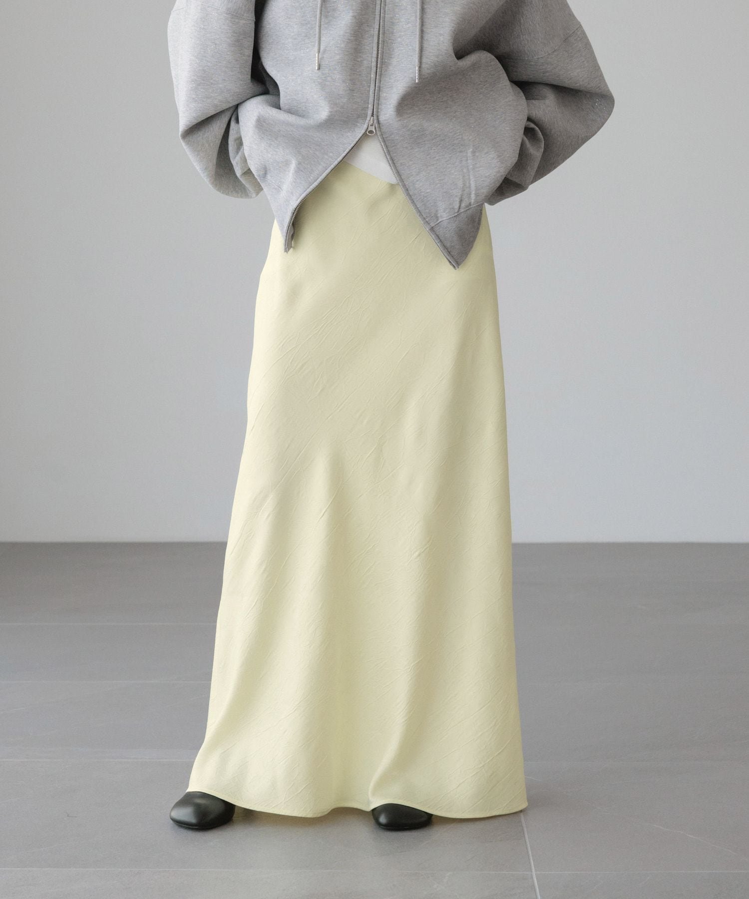 【ローリーズファーム/LOWRYS FARM】のストレッチサテンスカート インテリア・キッズ・メンズ・レディースファッション・服の通販 founy(ファニー) 　ファッション　Fashion　レディースファッション　Fashion for Women　スカート　Skirts　カットソー　Cut and Sewn Top　サテン　Satin, Glossy Fabric　バイアス　Bias, Diagonal Cut　バランス　Balance, Style Balance　フィット　Fit, Slim Fit　フレア　Flare, Flared　エレガント 上品　Elegant　イエロー|ID: prp329100004853161 ipo3291000000036219789