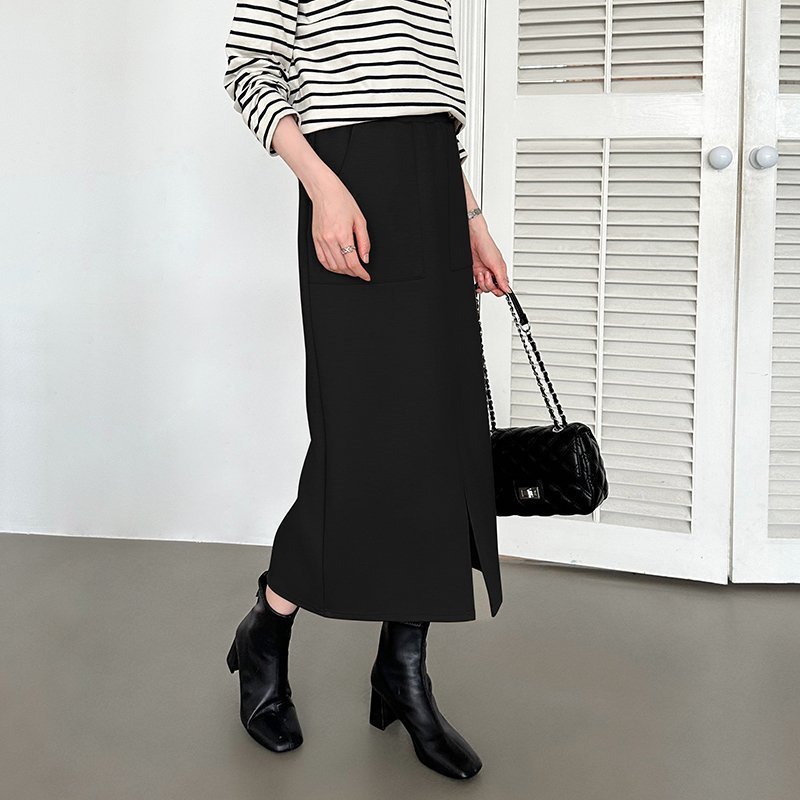 【ココモモ/COCOMOMO】の裏起毛あり/なしタイプ タイト ナロースカート ロング丈 ストレッチ スカート インテリア・キッズ・メンズ・レディースファッション・服の通販 founy(ファニー) 　ファッション　Fashion　レディースファッション　Fashion for Women　スカート　Skirts　シンプル　Simple, Minimal　ストレッチ　Stretch, Stretchy Fabric　ストレート　Straight, Straight Cut　スマホ　Smartphone, Mobile Device　スリット　Slit, Slit Detail　タイトスカート　Pencil Skirt, Tight Skirt　フロント　Front, Front Design　ポケット　Pocket, Pocket Detail　ロング　Long, Long-Length　裏起毛・ブラック|ID: prp329100004853266 ipo3291000000036258049