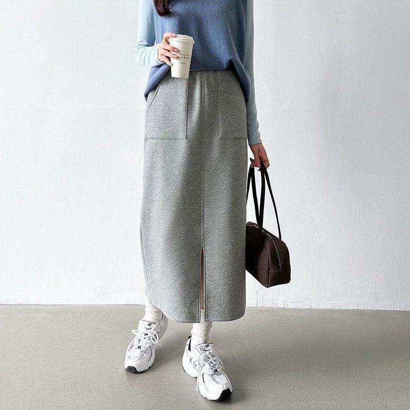 【ココモモ/COCOMOMO】の裏起毛あり/なしタイプ タイト ナロースカート ロング丈 ストレッチ スカート インテリア・キッズ・メンズ・レディースファッション・服の通販 founy(ファニー) 　ファッション　Fashion　レディースファッション　Fashion for Women　スカート　Skirts　シンプル　Simple, Minimal　ストレッチ　Stretch, Stretchy Fabric　ストレート　Straight, Straight Cut　スマホ　Smartphone, Mobile Device　スリット　Slit, Slit Detail　タイトスカート　Pencil Skirt, Tight Skirt　フロント　Front, Front Design　ポケット　Pocket, Pocket Detail　ロング　Long, Long-Length　ライトグレー|ID: prp329100004853266 ipo3291000000036258057