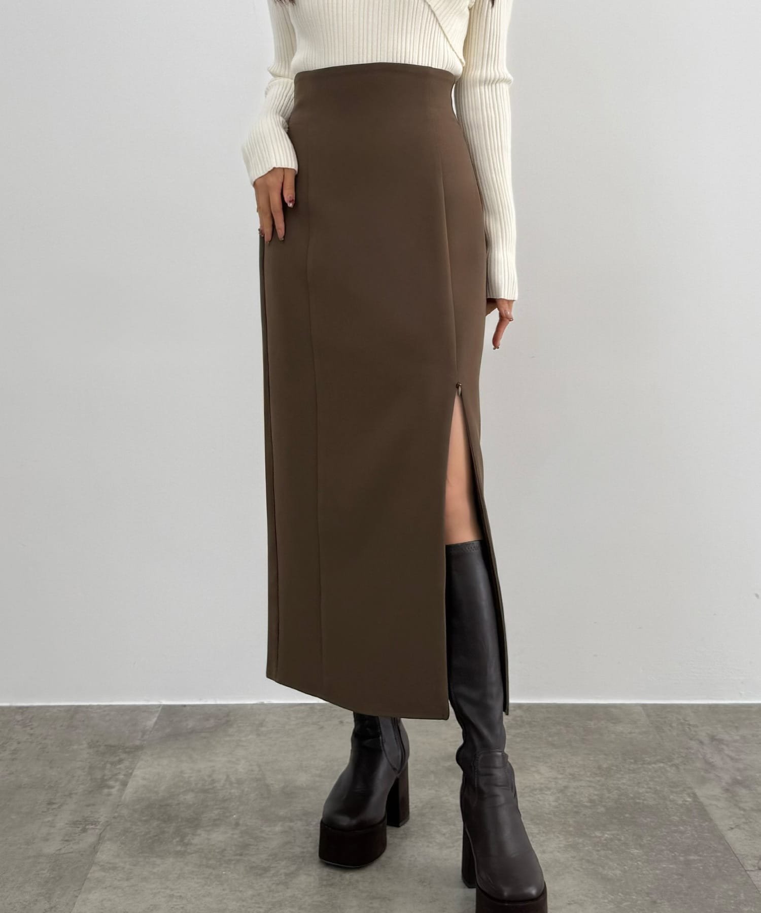 【ジュノア/JUNOAH】のCENEA ハイウエストジップIラインスカート(通年生地) インテリア・キッズ・メンズ・レディースファッション・服の通販 founy(ファニー) 　ファッション　Fashion　レディースファッション　Fashion for Women　スカート　Skirts　ブラウン|ID: prp329100004853398 ipo3291000000035707321