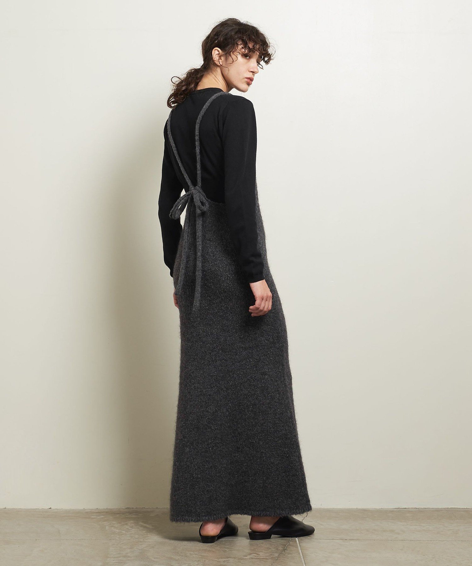 【ユナイテッドアローズ/UNITED ARROWS】のATTISESSION バックタイ ワンピース インテリア・キッズ・メンズ・レディースファッション・服の通販 founy(ファニー) 　ファッション　Fashion　レディースファッション　Fashion for Women　ワンピース　Dresses　インナー　Innerwear　カーディガン　Cardigan, Knitwear　シアー　Sheer, See-Through　スタイリッシュ　Stylish, Fashionable　ベーシック　Basic, Essential　ボトム　Bottoms, Lower Wear　ロング　Long, Long-Length　アウトレット　Outlet / Clearance　おすすめ　Recommended / Our Picks　エレガント 上品　Elegant　DK.GRAY|ID: prp329100004853555 ipo3291000000035650848