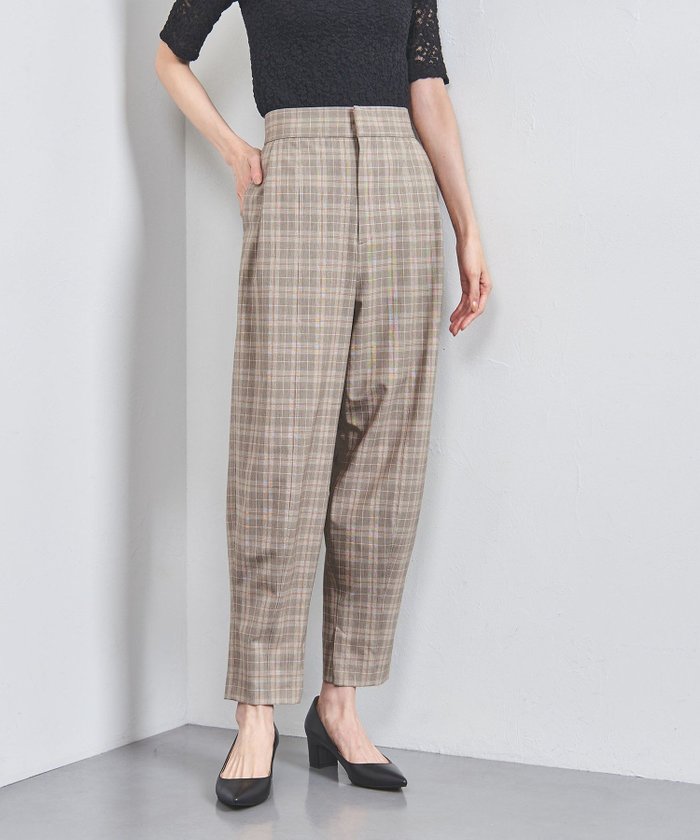 【ユナイテッドアローズ/UNITED ARROWS】のタック テーパード パンツ インテリア・キッズ・メンズ・レディースファッション・服の通販 founy(ファニー) https://founy.com/ ファッション Fashion レディースファッション Fashion for Women パンツ Pants & Trousers カットソー Cut and Sewn Top 切替 Switching, Contrast Panel シャーリング Shirring, Ruched センター Center, Center Line ダブル Double, Double-Breasted テーパード Tapered, Tapered Pants バランス Balance, Style Balance パターン Pattern, Design Print ピーチ Peach, Soft Touch フィット Fit, Slim Fit フロント Front, Front Design ポケット Pocket, Pocket Detail アウトレット Outlet / Clearance |ID: prp329100004853860 ipo3291000000035669313