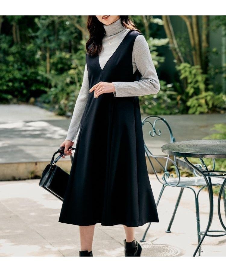 【アンタイトル/UNTITLED】の【Aライン/ワンピース】Vネックジャンパースカート インテリア・キッズ・メンズ・レディースファッション・服の通販 founy(ファニー) 　ファッション　Fashion　レディースファッション　Fashion for Women　スカート　Skirts　おすすめ　Recommended / Our Picks　コンパクト　Compact, Small Size　ストレッチ　Stretch, Stretchy Fabric　スマート　Smart, Elegant　ダブル　Double, Double-Breasted　フォルム　Silhouette, Form　ポケット　Pocket, Pocket Detail　ブラック|ID: prp329100004853921 ipo3291000000035671198