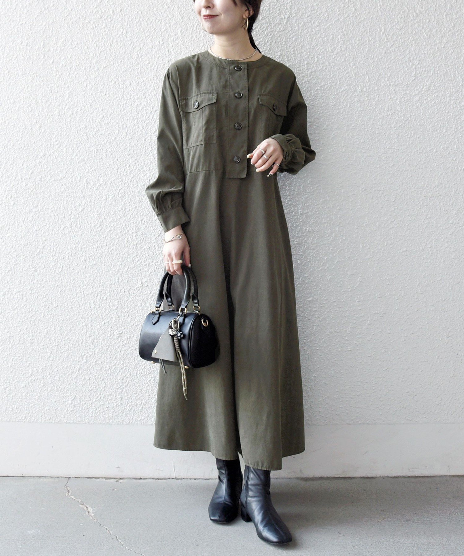 【シップス フォー ウィメン/SHIPS】のSHIPS any 洗濯機可能 ピーチスキン クルーネック ポケット フレア ワンピース インテリア・キッズ・メンズ・レディースファッション・服の通販 founy(ファニー) 　ファッション　Fashion　レディースファッション　Fashion for Women　ワンピース　Dresses　ヴィンテージ　Vintage Style　洗える　Machine Washable　クラシカル　Classical, Vintage-Inspired　軽量　Lightweight, Ultra Light　シューズ　Shoes, Footwear　スニーカー　Sneakers, Trainers　スポーティ　Sporty, Casual Athletic　タイツ　Tights, Legwear　タートル　Turtleneck, Turtle Collar　トレンド　Trend, Trending Now　バランス　Balance, Style Balance　ピーチ　Peach, Soft Touch　フラップ　Flap, Flap Pocket　フレア　Flare, Flared　ポケット　Pocket, Pocket Detail　おすすめ　Recommended / Our Picks　エレガント 上品　Elegant　2025年　2025　2025-2026秋冬・A/W　Autumn/Winter 2025–26 AW25–26　オリーブ系|ID: prp329100004853924 ipo3291000000035671267