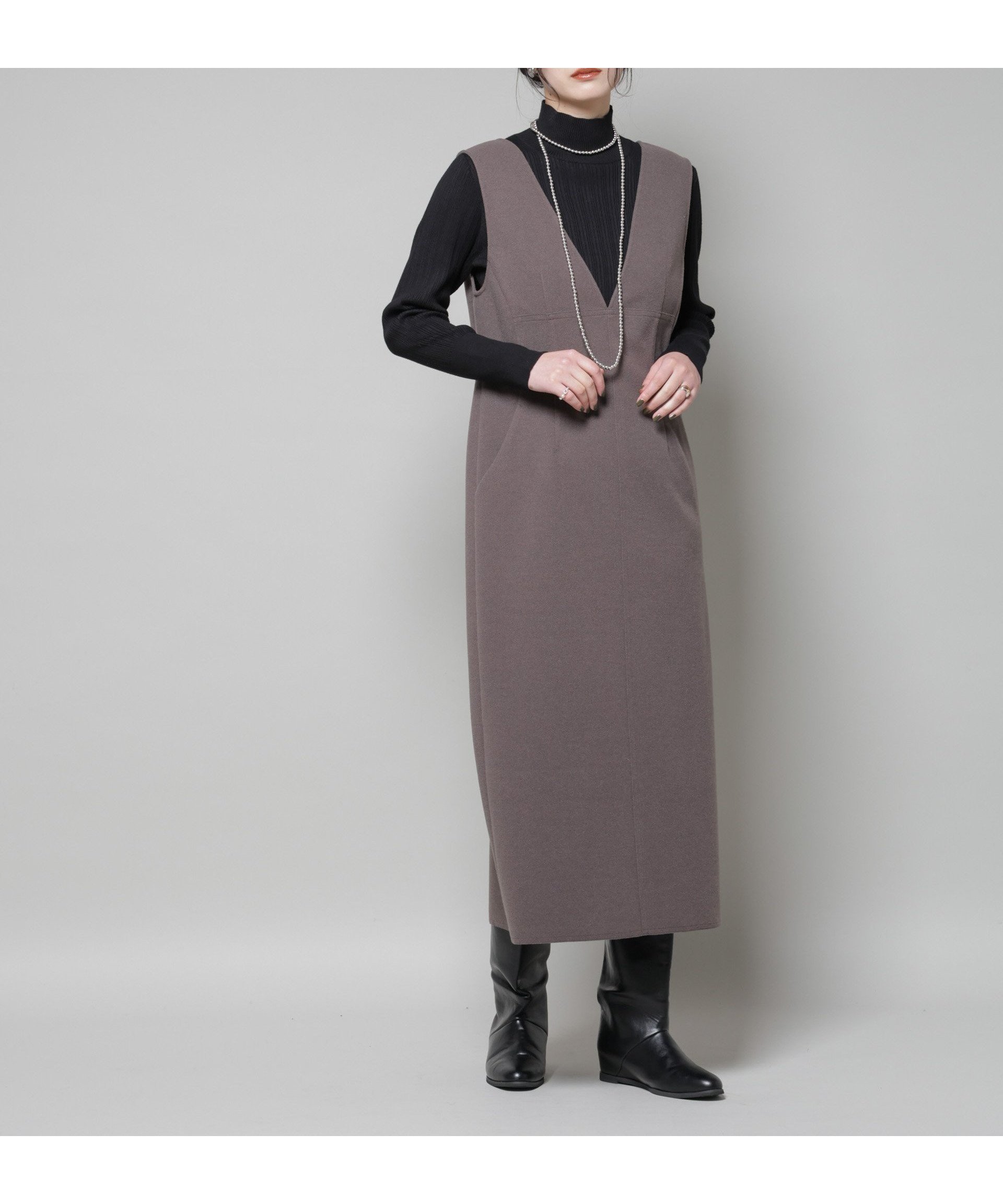 【ナノ ユニバース/nano universe】のニードルジャージーVネックワンピース インテリア・キッズ・メンズ・レディースファッション・服の通販 founy(ファニー) 　ファッション　Fashion　レディースファッション　Fashion for Women　ワンピース　Dresses　ウォッシャブル　Machine Washable　切替　Switching, Contrast Panel　スリット　Slit, Slit Detail　タートル　Turtleneck, Turtle Collar　メルトン　Melton, Heavy Wool　ロング　Long, Long-Length　A/W・秋冬　Autumn/Winter　エレガント 上品　Elegant　2025年　2025　2025-2026秋冬・A/W　Autumn/Winter 2025–26 AW25–26　モカ3|ID: prp329100004853942 ipo3291000000035671800