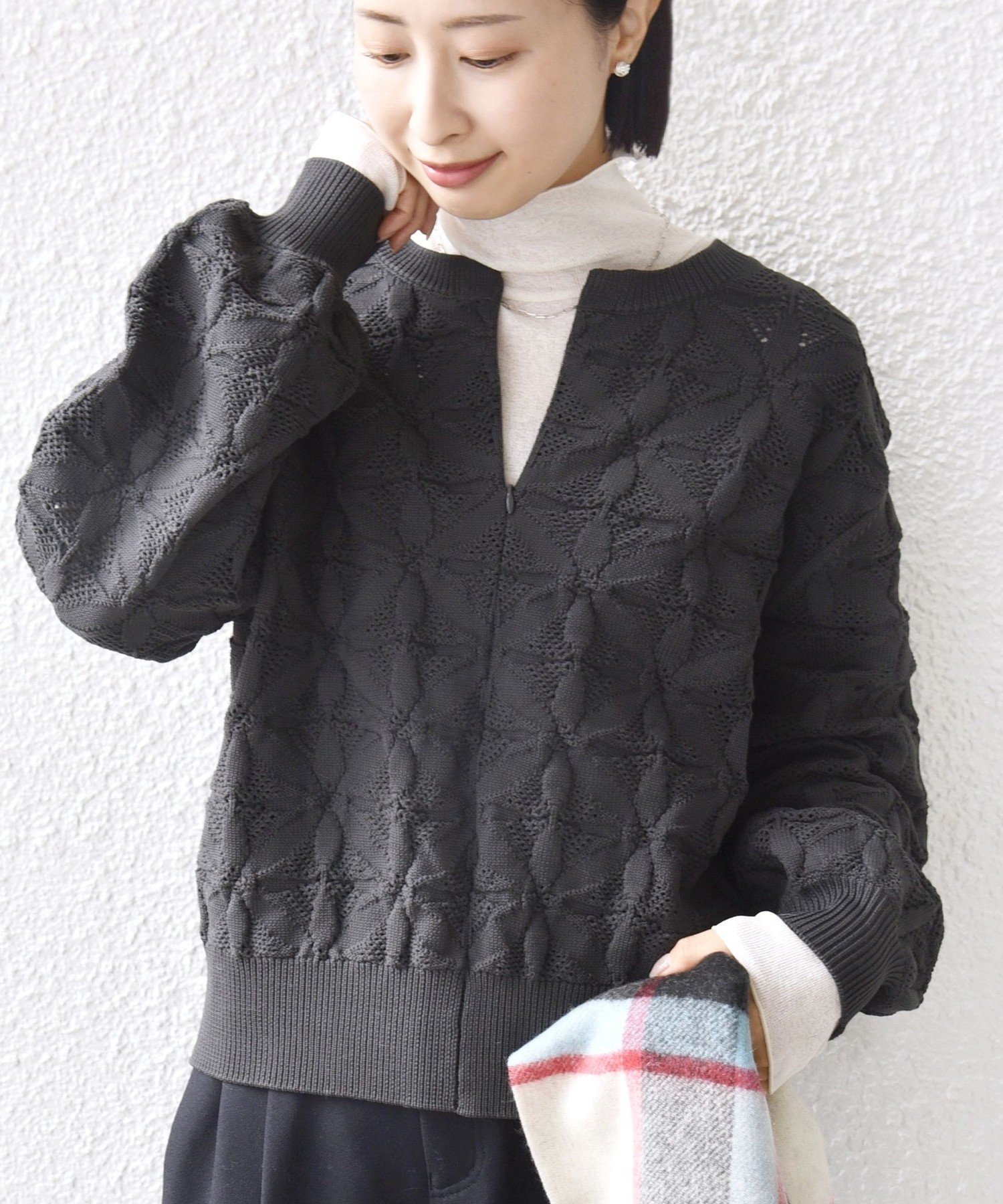 【シップス フォー ウィメン/SHIPS】の【WEB限定】 洗濯機可能 2WAY フラワー ジャカード ハーフ ジップ プルオーバー インテリア・キッズ・メンズ・レディースファッション・服の通販 founy(ファニー) 　ファッション　Fashion　レディースファッション　Fashion for Women　トップス・カットソー　Cut & Sew Tops　カジュアルプルオーバー・ニットトップス　Pullovers & Knit Tops / Casual Pullovers　インナー　Innerwear　春　Spring　ジップ　Zip, Zipper　ジャカード／ジャガード　Jacquard, Woven Pattern　タンク　Tank Top, Sleeveless Top　タートルネック　Turtleneck, High Neck　ハーフ　Half, Half-Length　フラワー　Flower, Floral　ボトム　Bottoms, Lower Wear　ポケット　Pocket, Pocket Detail　モチーフ　Motif, Design Theme　2025年　2025　2025-2026秋冬・A/W　Autumn/Winter 2025–26 AW25–26　チャコールグレー|ID: prp329100004854214 ipo3291000000035702286