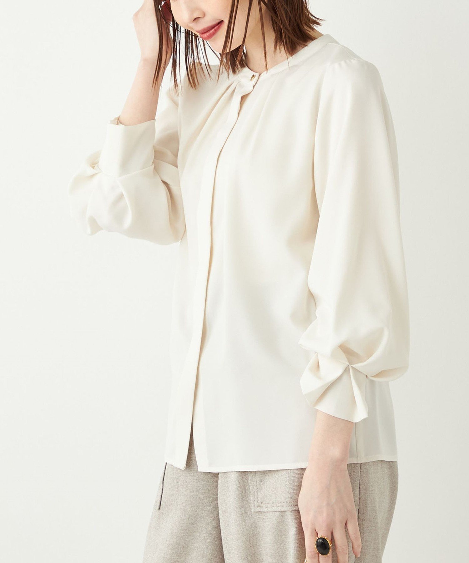 【シップス フォー ウィメン/SHIPS】のSHIPS Colors 洗濯機可能 ジョーゼット タックスリーブ ブラウス 2 インテリア・キッズ・メンズ・レディースファッション・服の通販 founy(ファニー) 　ファッション　Fashion　レディースファッション　Fashion for Women　トップス・カットソー　Cut & Sew Tops　シャツ・ブラウス・オフィスカジュアル　Elegant Blouses & Button-Ups　ジョーゼット　Georgette, Semi-Sheer Fabric　スリーブ　Sleeve, Long Sleeve / Short Sleeve　フロント　Front, Front Design　メンズ　Men's, Menswear　アウトレット　Outlet / Clearance　エレガント 上品　Elegant　ビジネス 仕事 通勤　Business / Work / Commuting　オフホワイト|ID: prp329100004854217 ipo3291000000035702565