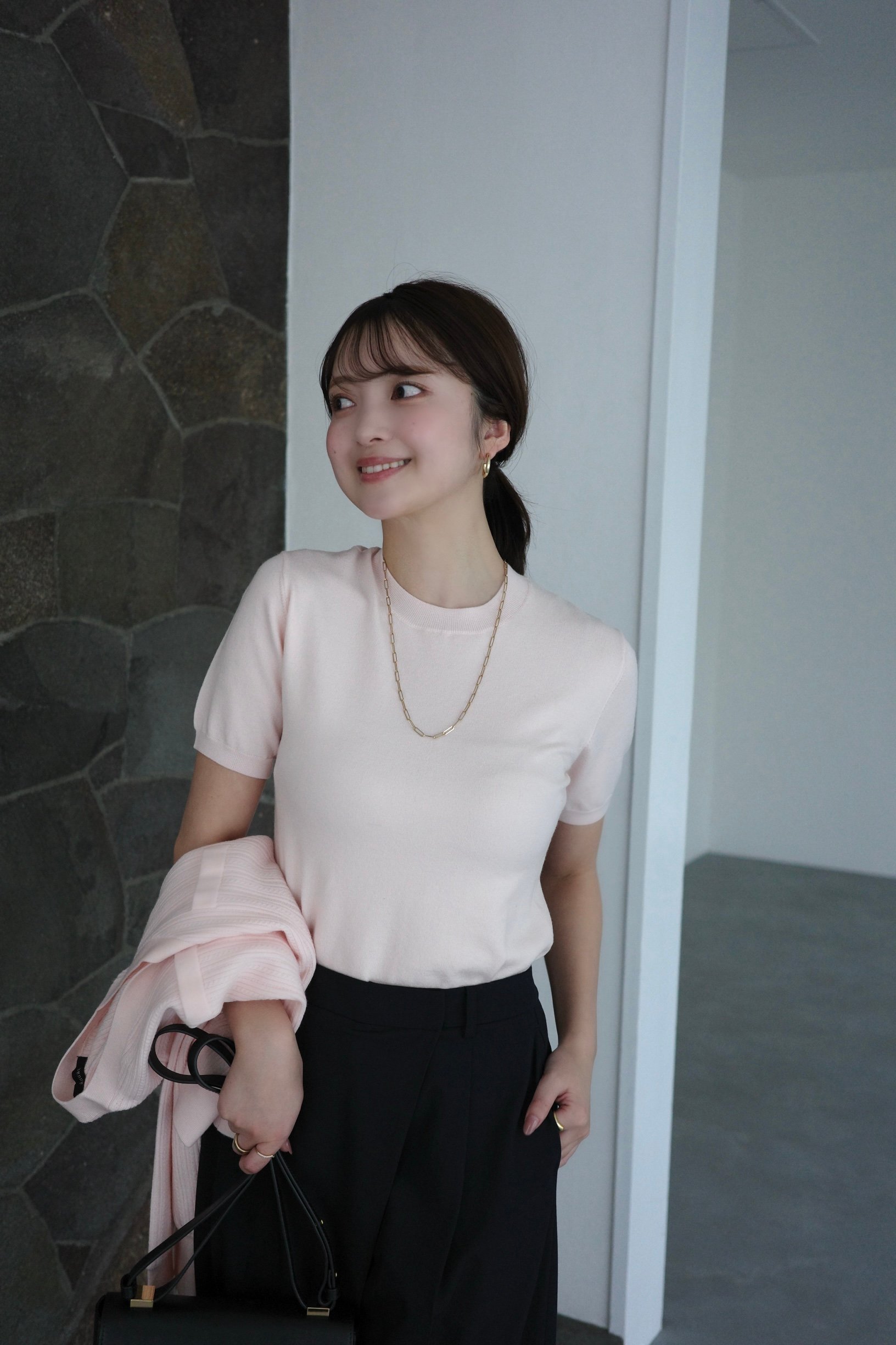 【アニュアンス/anuans】のハーフスリーブニットプルオーバー インテリア・キッズ・メンズ・レディースファッション・服の通販 founy(ファニー) 　ファッション　Fashion　レディースファッション　Fashion for Women　トップス・カットソー　Cut & Sew Tops　ニット　Knit Tops & Sweaters　カジュアルプルオーバー・ニットトップス　Pullovers & Knit Tops / Casual Pullovers　イタリア　Italy　インナー　Innerwear　カーディガン　Cardigan, Knitwear　抗菌　Antibacterial, Bacteria-Resistant　シンプル　Simple, Minimal　ジャケット　Jacket, Outerwear　なめらか　Smooth, Silky Texture　バランス　Balance, Style Balance　ボトム　Bottoms, Lower Wear　ラグジュアリー　Luxury, Elegant　夏　Summer　LIGHT PINK|ID: prp329100004854221 ipo3291000000035702813