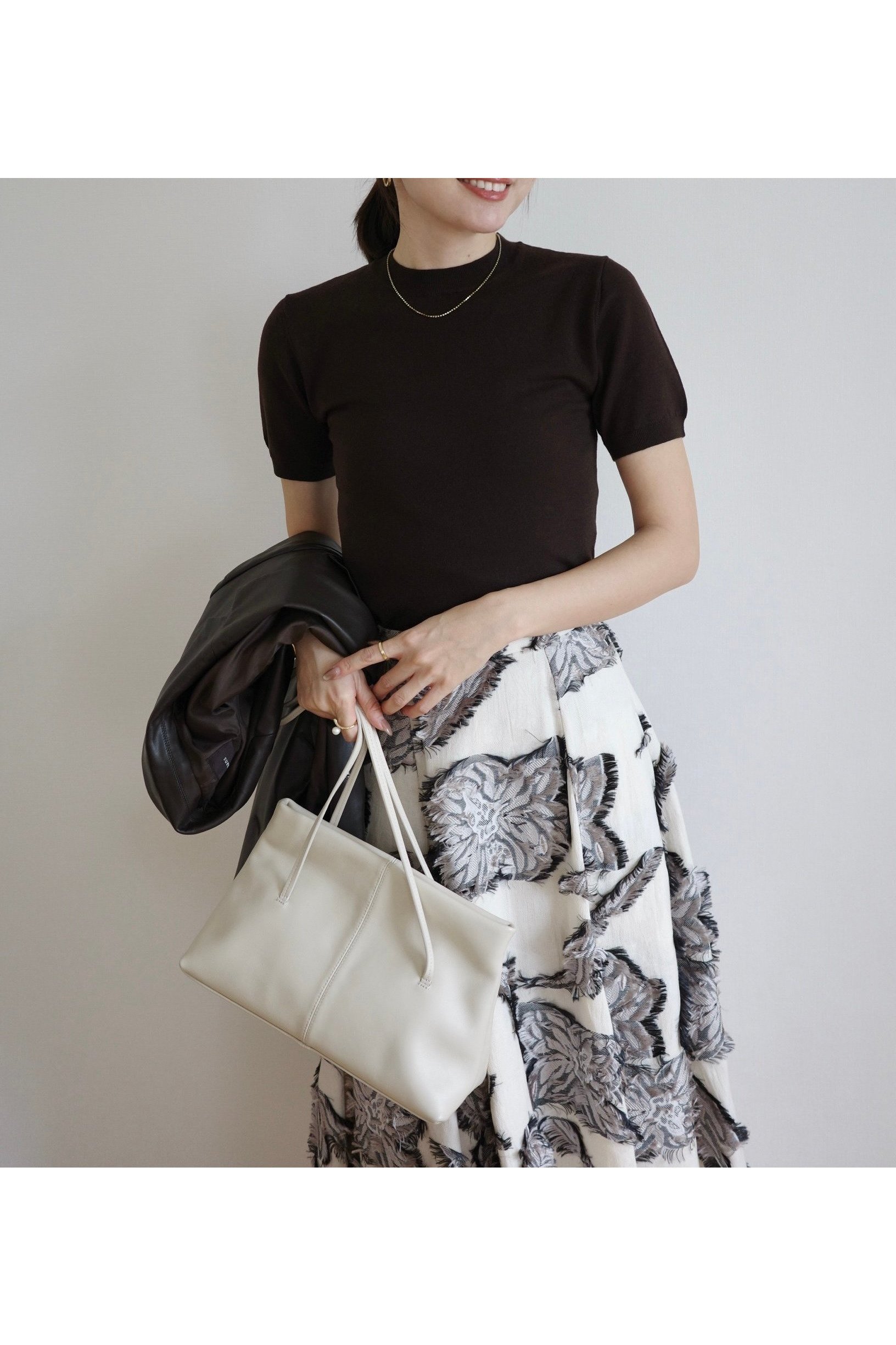 【アニュアンス/anuans】のハーフスリーブニットプルオーバー インテリア・キッズ・メンズ・レディースファッション・服の通販 founy(ファニー) 　ファッション　Fashion　レディースファッション　Fashion for Women　トップス・カットソー　Cut & Sew Tops　ニット　Knit Tops & Sweaters　カジュアルプルオーバー・ニットトップス　Pullovers & Knit Tops / Casual Pullovers　イタリア　Italy　インナー　Innerwear　カーディガン　Cardigan, Knitwear　抗菌　Antibacterial, Bacteria-Resistant　シンプル　Simple, Minimal　ジャケット　Jacket, Outerwear　なめらか　Smooth, Silky Texture　バランス　Balance, Style Balance　ボトム　Bottoms, Lower Wear　ラグジュアリー　Luxury, Elegant　夏　Summer　BROWN|ID: prp329100004854221 ipo3291000000035702822