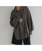 【ヘラム/hellam】の【hellam*HOTARU】合繊ウエストタックシャツ 人気、トレンドファッション・服の通販 founy(ファニー) ファッション Fashion レディースファッション Fashion for Women トップス・カットソー Cut & Sew Tops シャツ・ブラウス・オフィスカジュアル Elegant Blouses & Button-Ups thumbnail チャコール|ID: prp329100004854258 ipo3291000000036038154