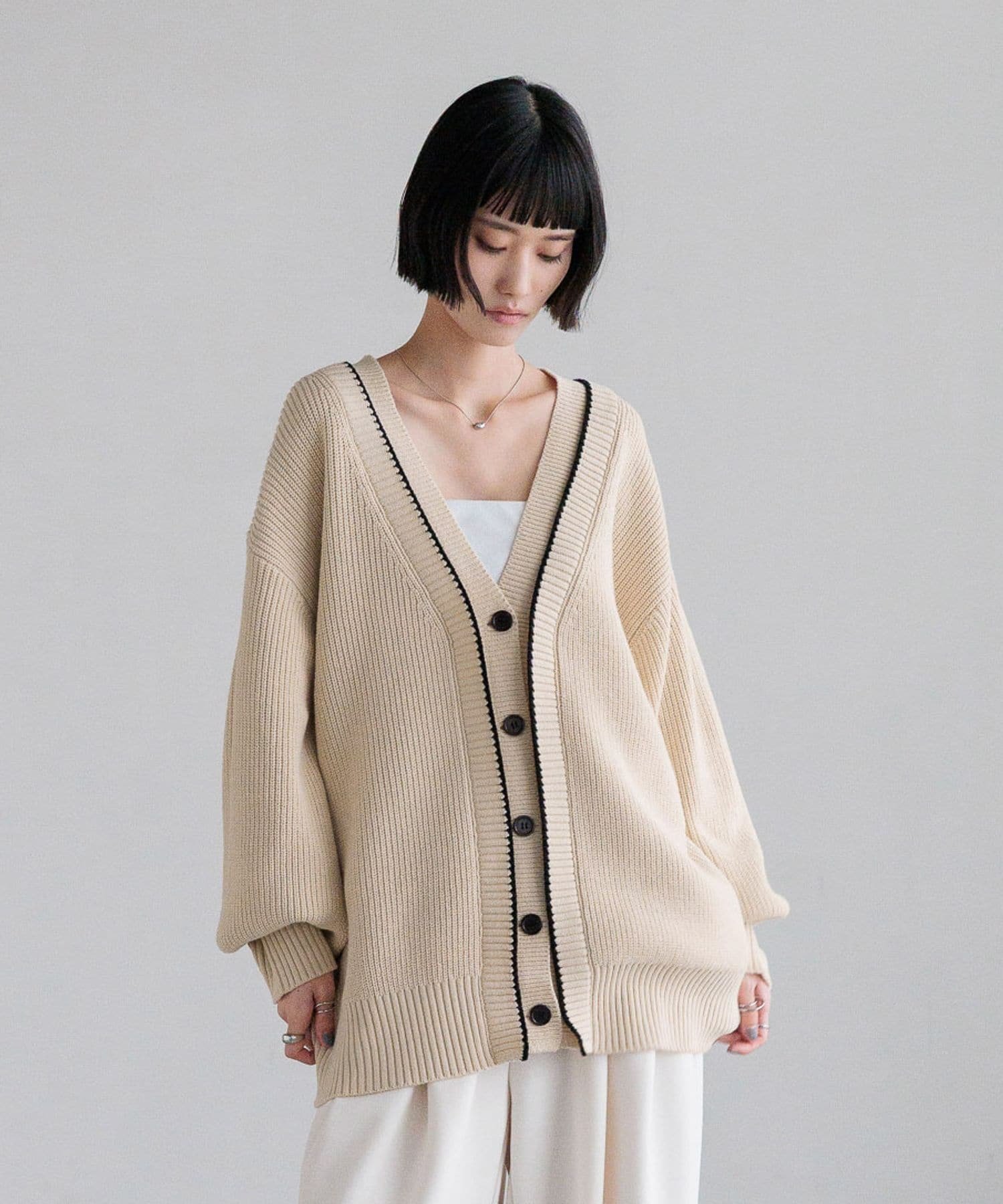 【ローリーズファーム/LOWRYS FARM】の7GハイショクVカーディガン インテリア・キッズ・メンズ・レディースファッション・服の通販 founy(ファニー) 　ファッション　Fashion　レディースファッション　Fashion for Women　トップス・カットソー　Cut & Sew Tops　カーディガン・羽織り　Layered Style Cardigans　アクリル　Acrylic Material　カーディガン　Cardigan, Knitwear　ショート　Short, Short Length　シンプル　Simple, Minimal　ダブル　Double, Double-Breasted　デニム　Denim, Jeans Material　フレア　Flare, Flared　ロング　Long, Long-Length　ワイド　Wide, Wide Fit　定番　Standard, Basic Item　畦　Ribbed Knit　ホワイト|ID: prp329100004854765 ipo3291000000035729542