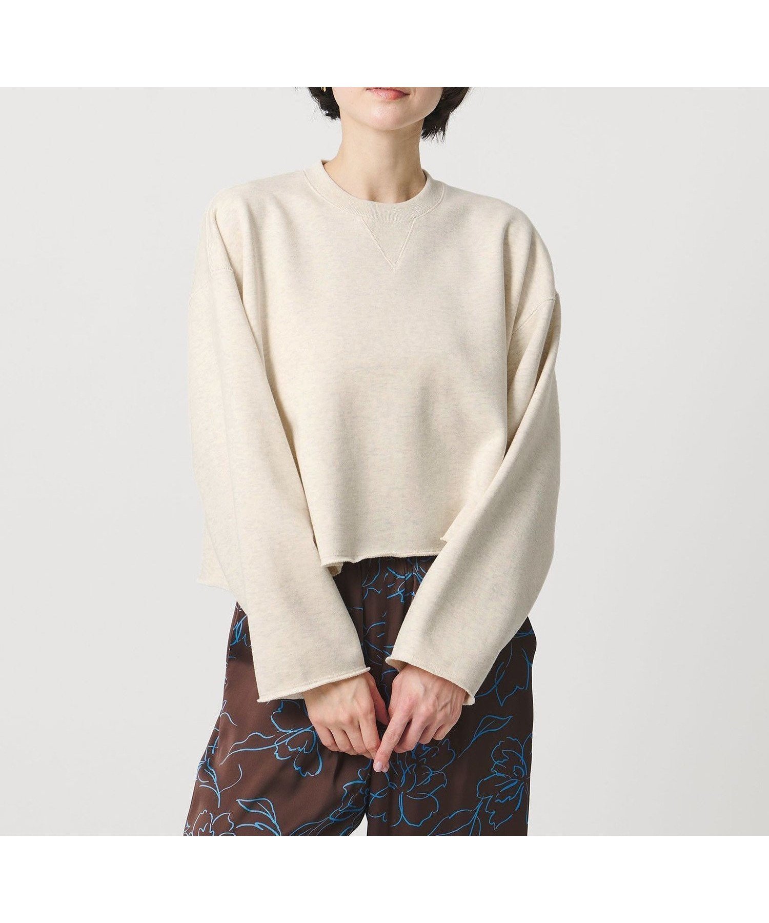 【ユナイテッドアローズ/UNITED ARROWS】のSACRA ヘムカット スウェット インテリア・キッズ・メンズ・レディースファッション・服の通販 founy(ファニー) 　ファッション　Fashion　レディースファッション　Fashion for Women　トップス・カットソー　Cut & Sew Tops　レディースパーカー・カジュアルフーディー　Casual Hoodies & Sweatshirts　スウェット・クルーネックトップス　Sweatshirts & Crewnecks / Relaxed Fit Sweat Tops　クロップド　Cropped, Short Length　スウェット / スエット　Sweatshirt, Sweatwear　スリーブ　Sleeve, Long Sleeve / Short Sleeve　バランス　Balance, Style Balance　NATURAL|ID: prp329100004854789 ipo3291000000035730763