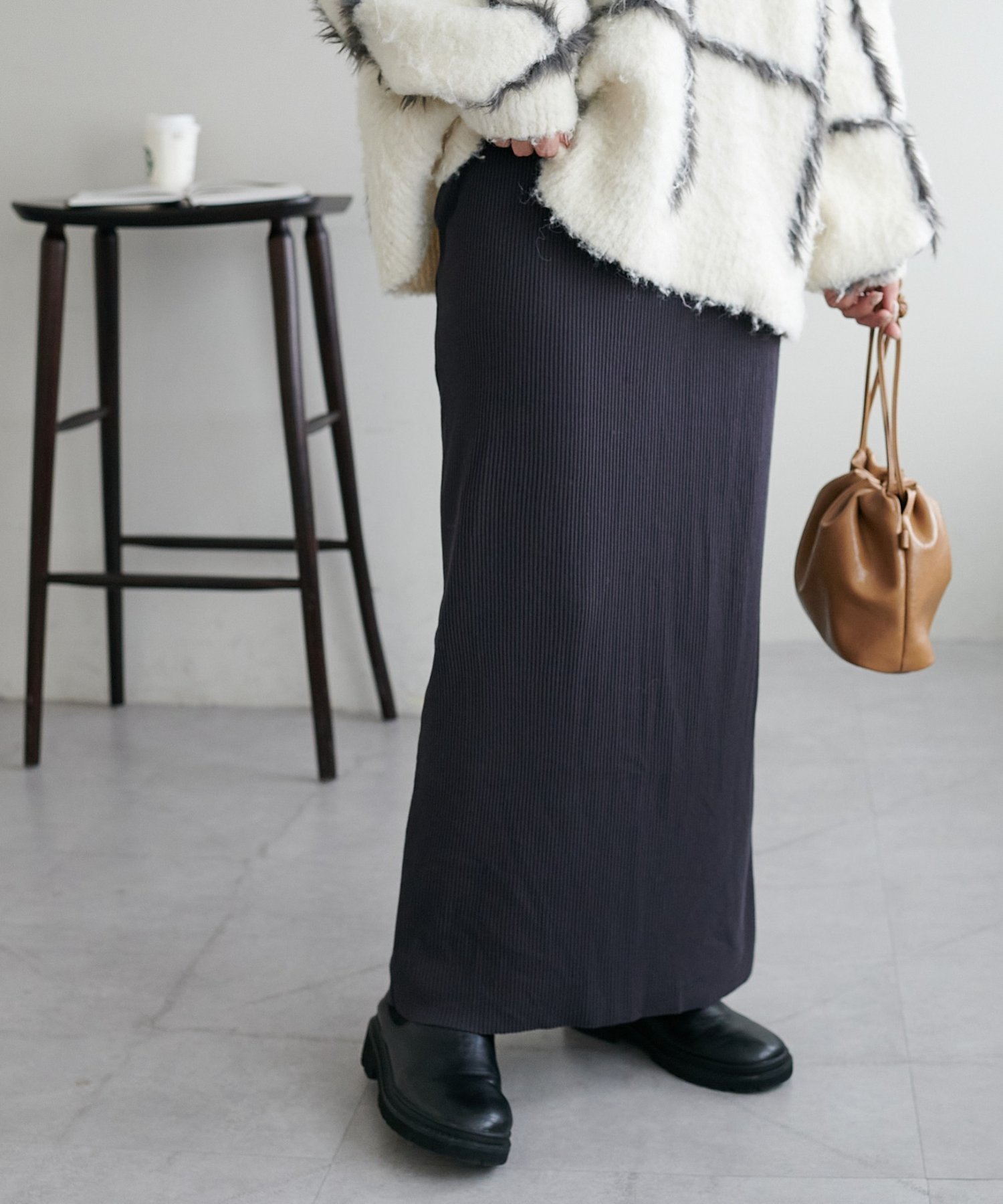 【ディスコート/Discoat】の【3~5サイズ展開/リピーター多数◎】リブカットナロースカート《WEB限定》 インテリア・キッズ・メンズ・レディースファッション・服の通販 founy(ファニー) 　ファッション　Fashion　レディースファッション　Fashion for Women　スカート　Skirts　春　Spring　ショート　Short, Short Length　ジャケット　Jacket, Outerwear　スリット　Slit, Slit Detail　ダウン　Down, Puffer　定番　Standard, Basic Item　バランス　Balance, Style Balance　ビッグ　Big, Oversized　ベスト　Vest, Waistcoat　半袖　Short Sleeve, Half Sleeve　リブニット　Rib Knit, Ribbed Knit　おすすめ　Recommended / Our Picks　チャコールグレー|ID: prp329100004854906 ipo3291000000036275477